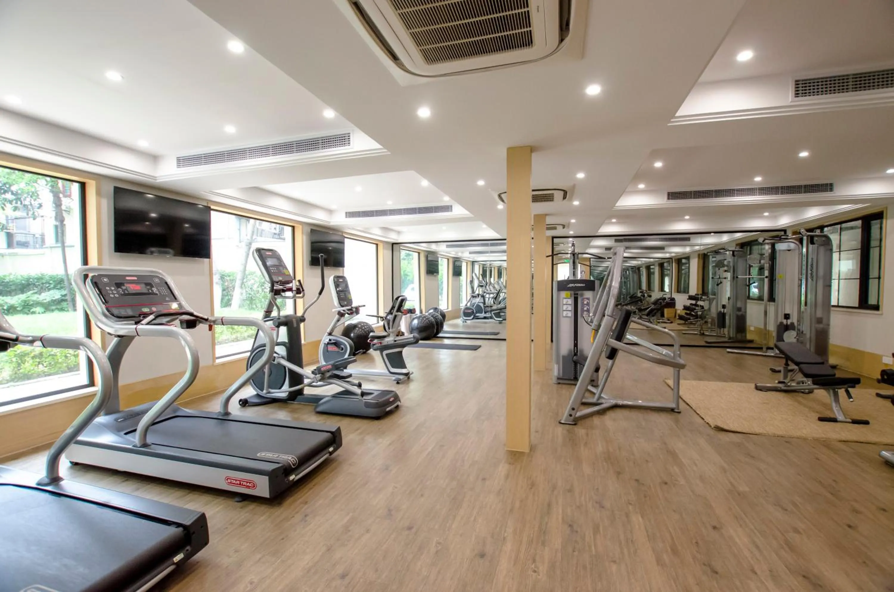Fitness centre/facilities in Shanghai Fenyang Garden Boutique Hotel
