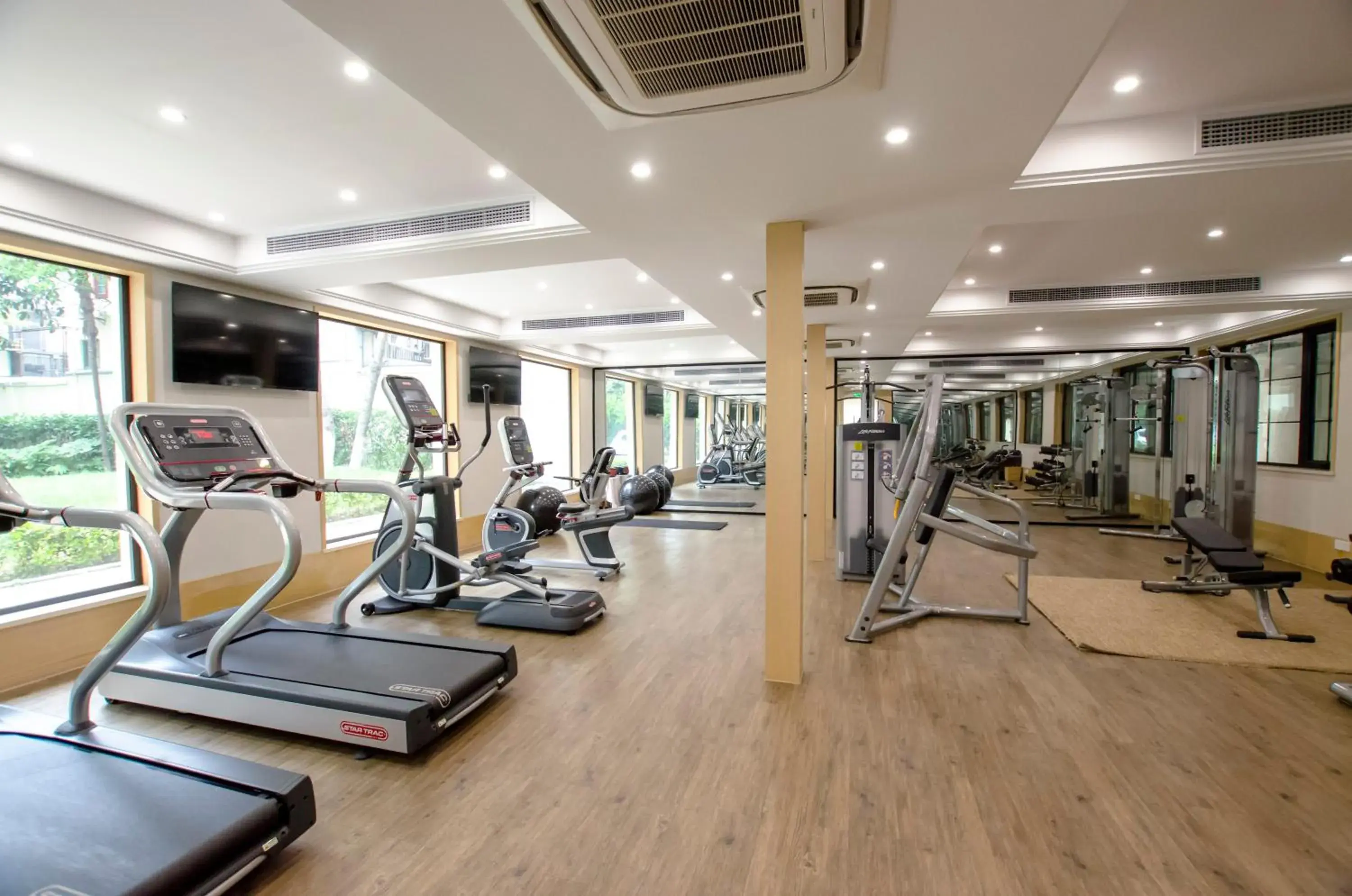 Fitness centre/facilities in Shanghai Fenyang Garden Boutique Hotel Fitness centre/facilities in Shanghai Fenyang Garden Boutique Hotel