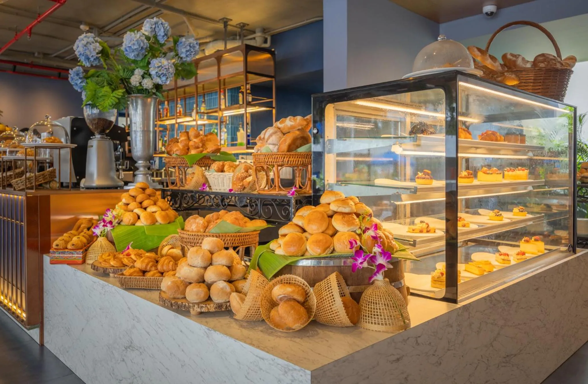 Restaurant/places to eat in Deevana Plaza Phuket - SHA Extra Plus