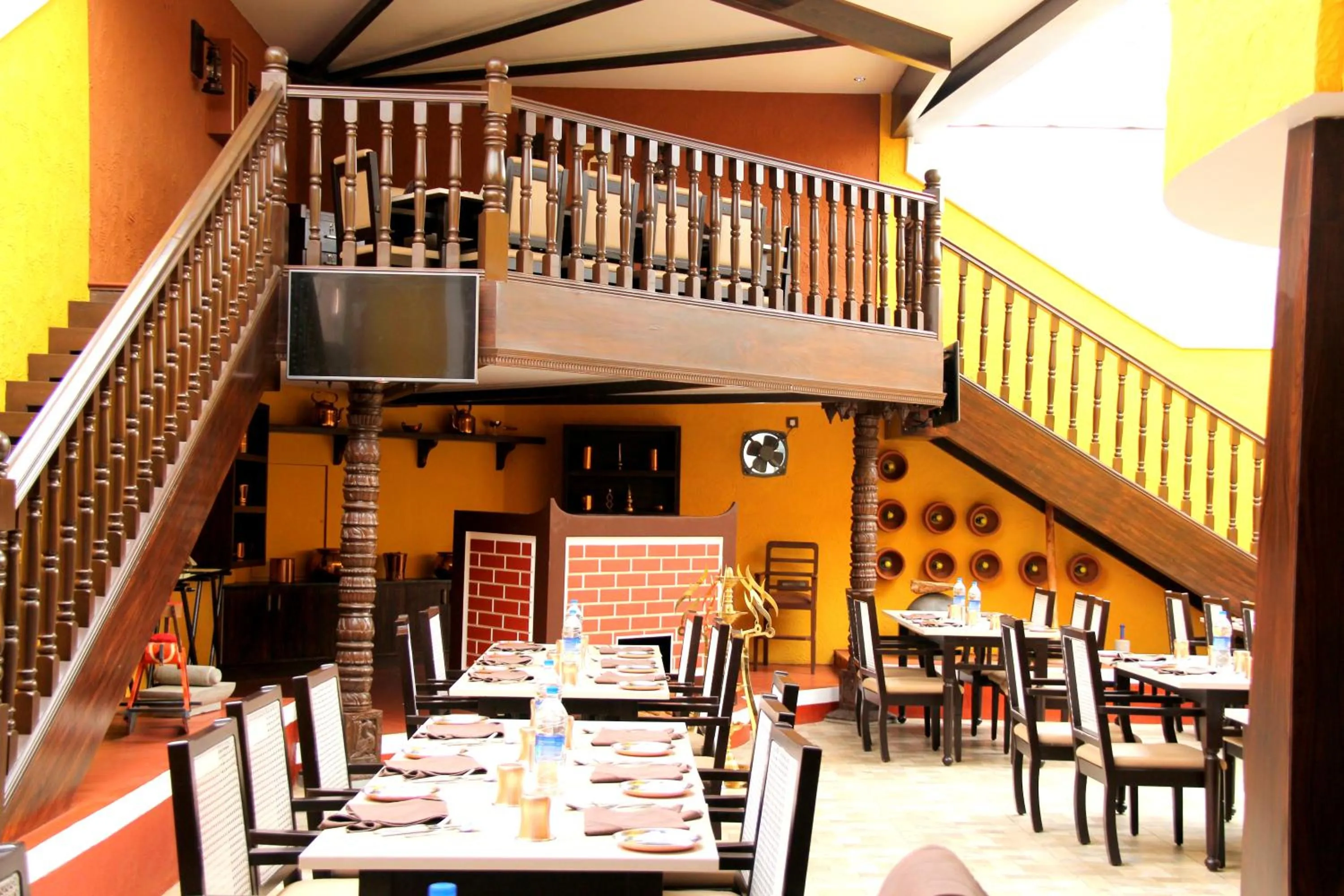 Food and drinks in Goldfinch Hotel Bangalore