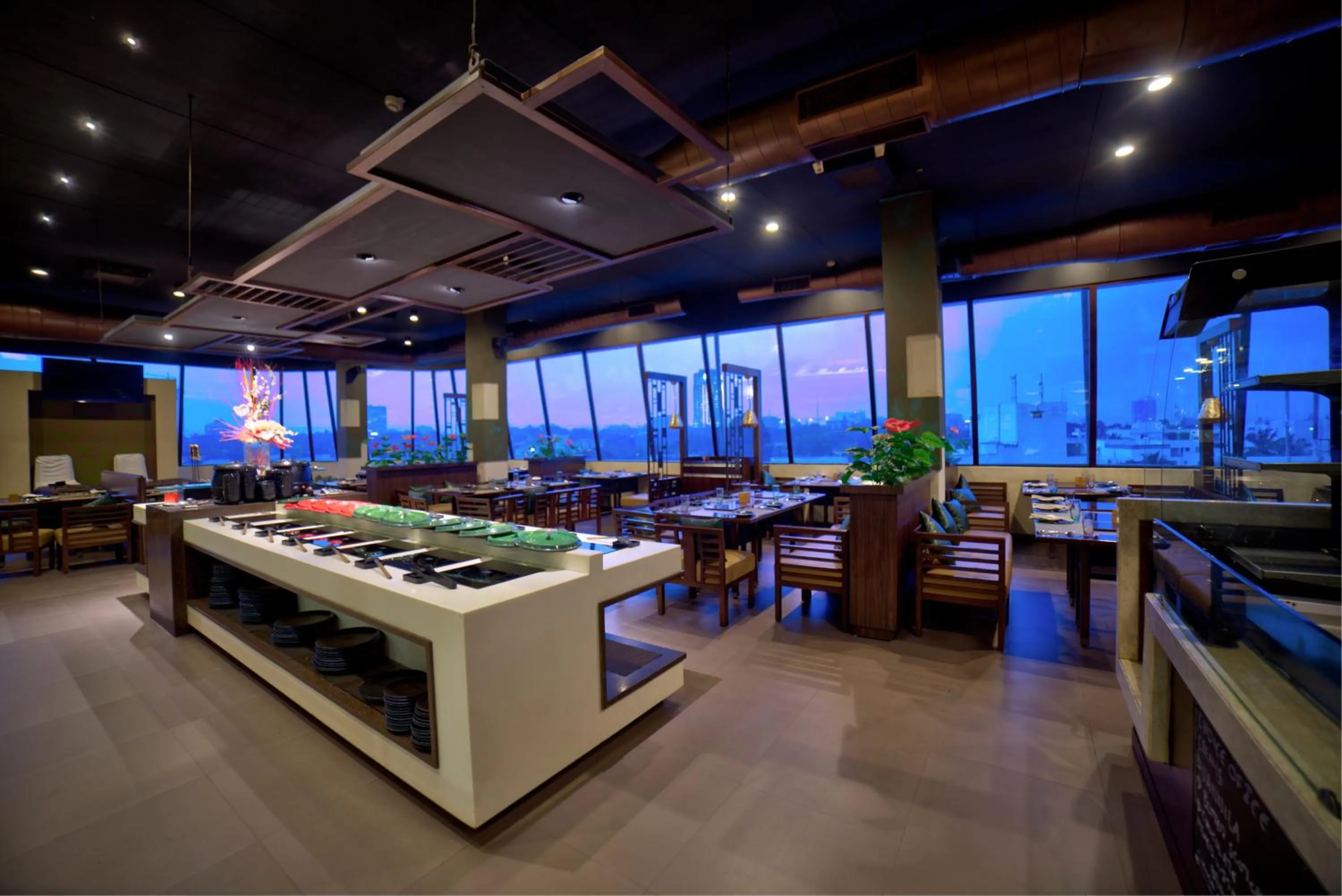 Restaurant/places to eat in Goldfinch Hotel Bangalore