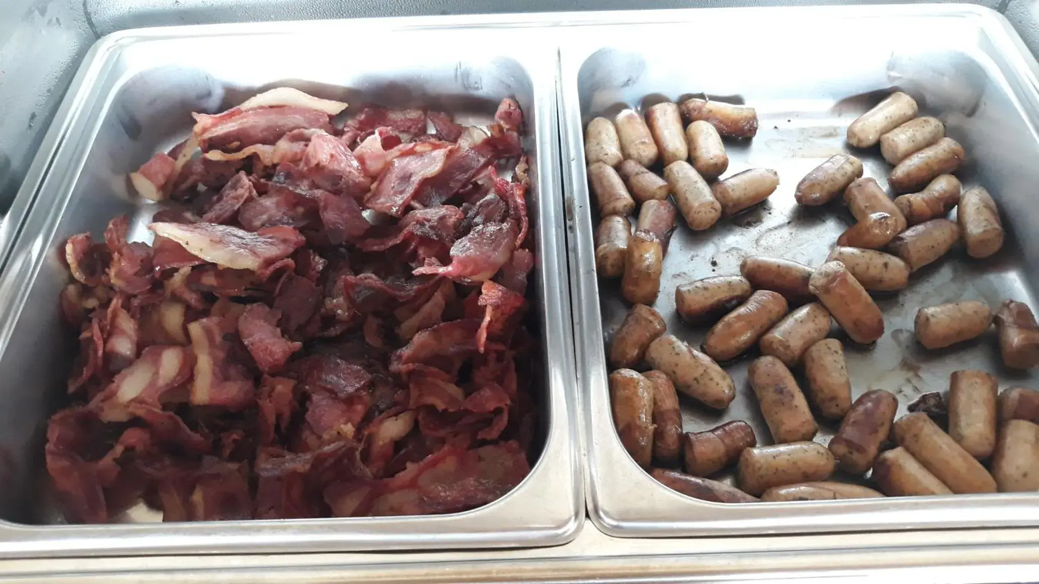 Food and drinks in Respati Beach Hotel Food and drinks in Respati Beach Hotel