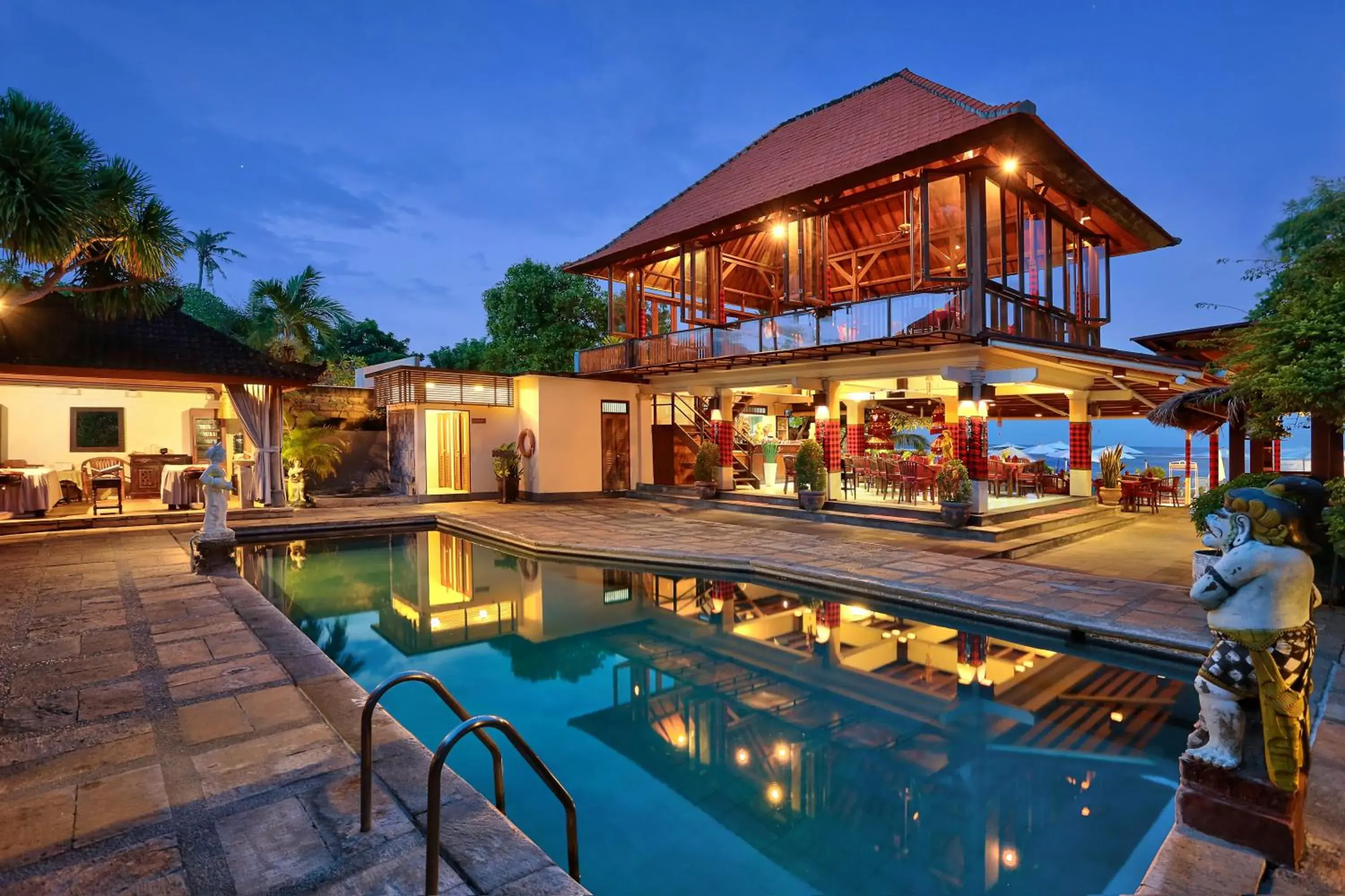 Swimming pool in Respati Beach Hotel Swimming pool in Respati Beach Hotel