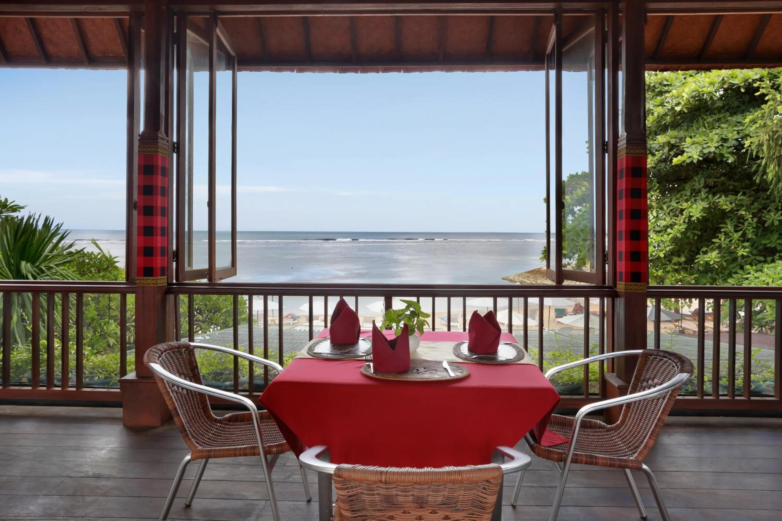 Restaurant/places to eat in Respati Beach Hotel