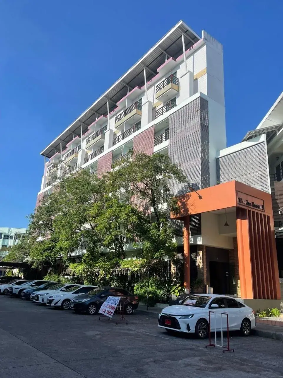 Property building in Twin Hotel Property building in Twin Hotel