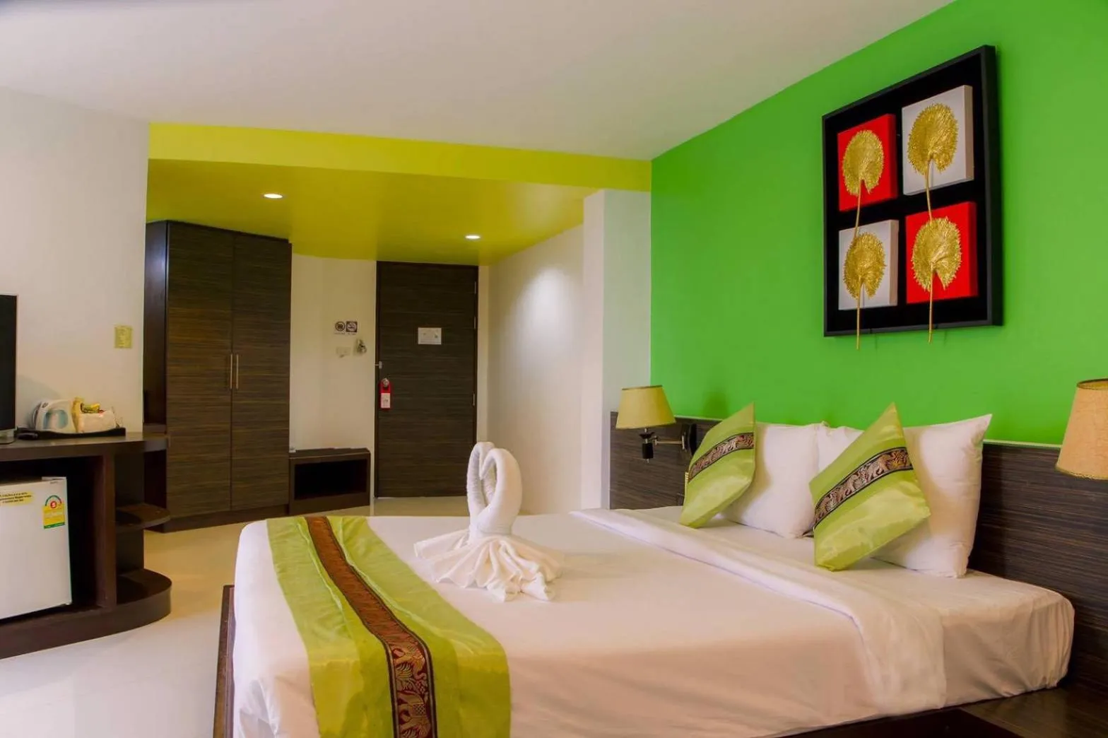 Photo of the whole room, Bed in Twin Hotel