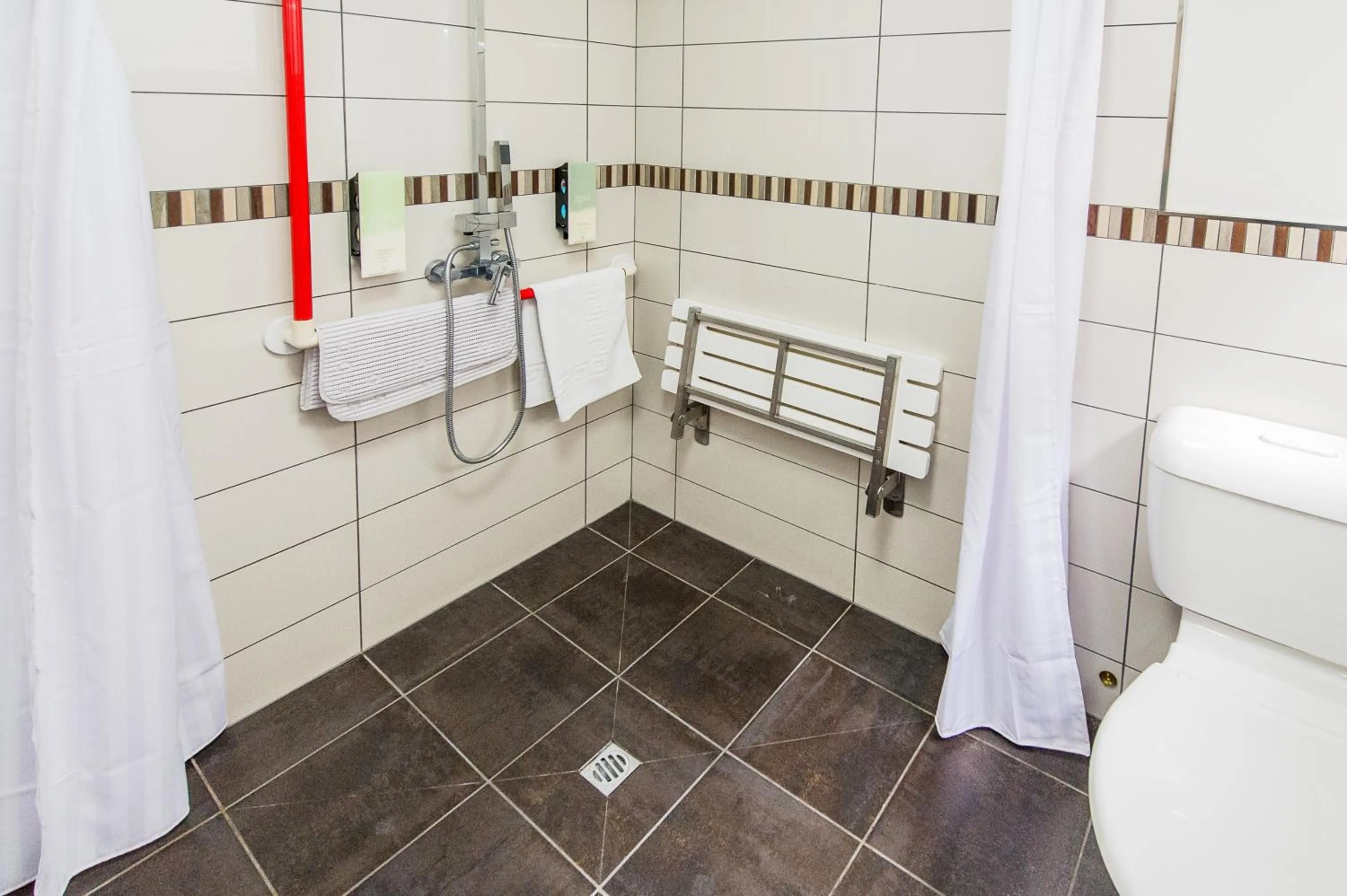 Bathroom in 151 On London Motel & Conference Centre