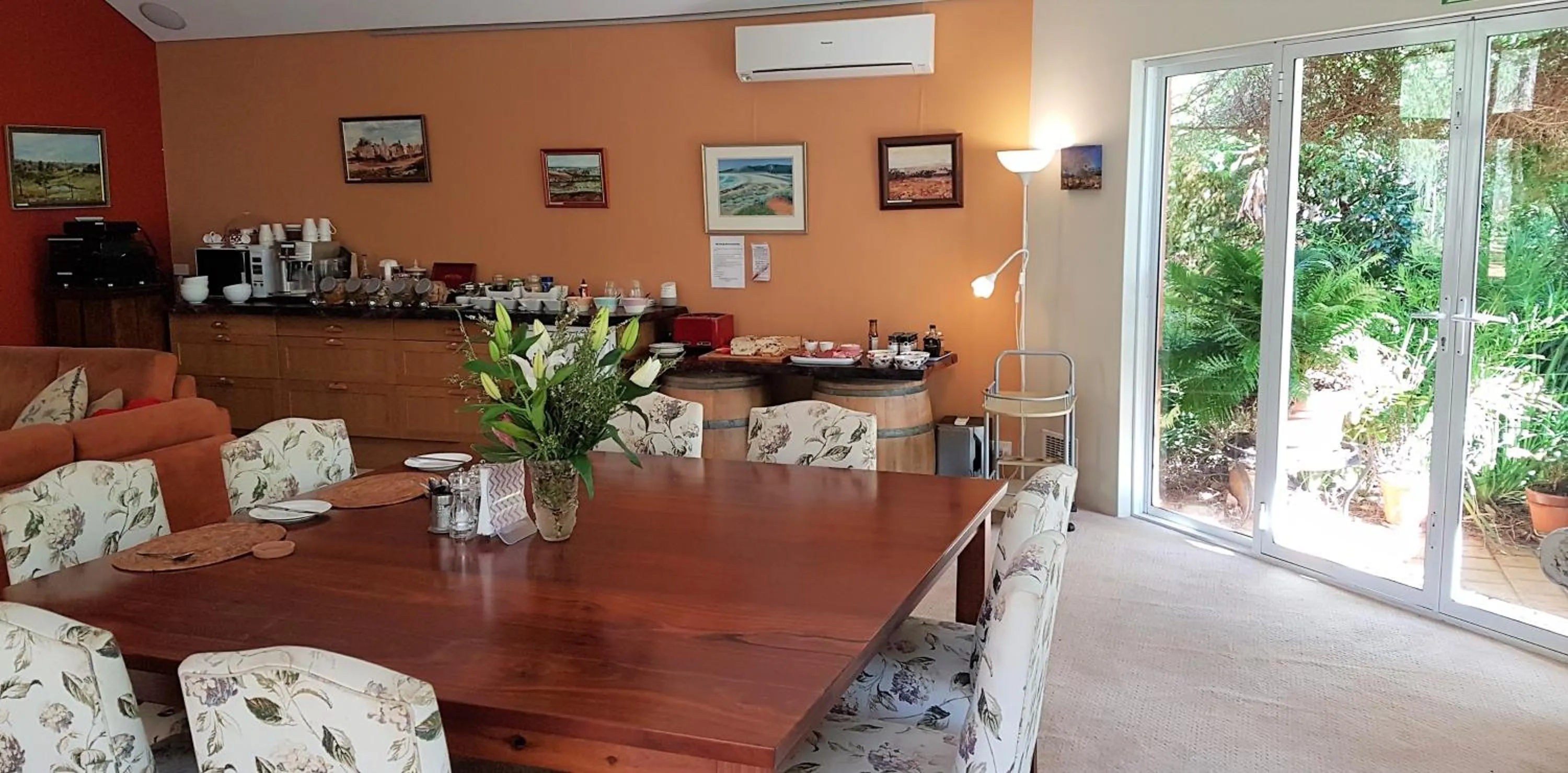 Dining area in Margaret River Bed & Breakfast