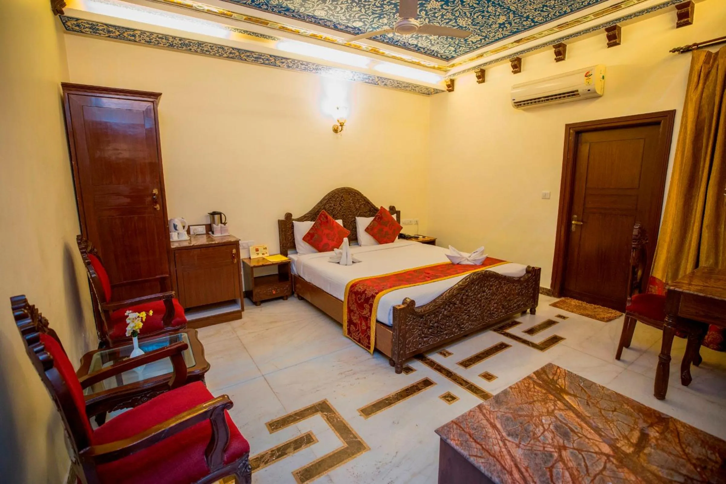 Photo of the whole room, Bed in Nahargarh Haveli-Near Train station Metro