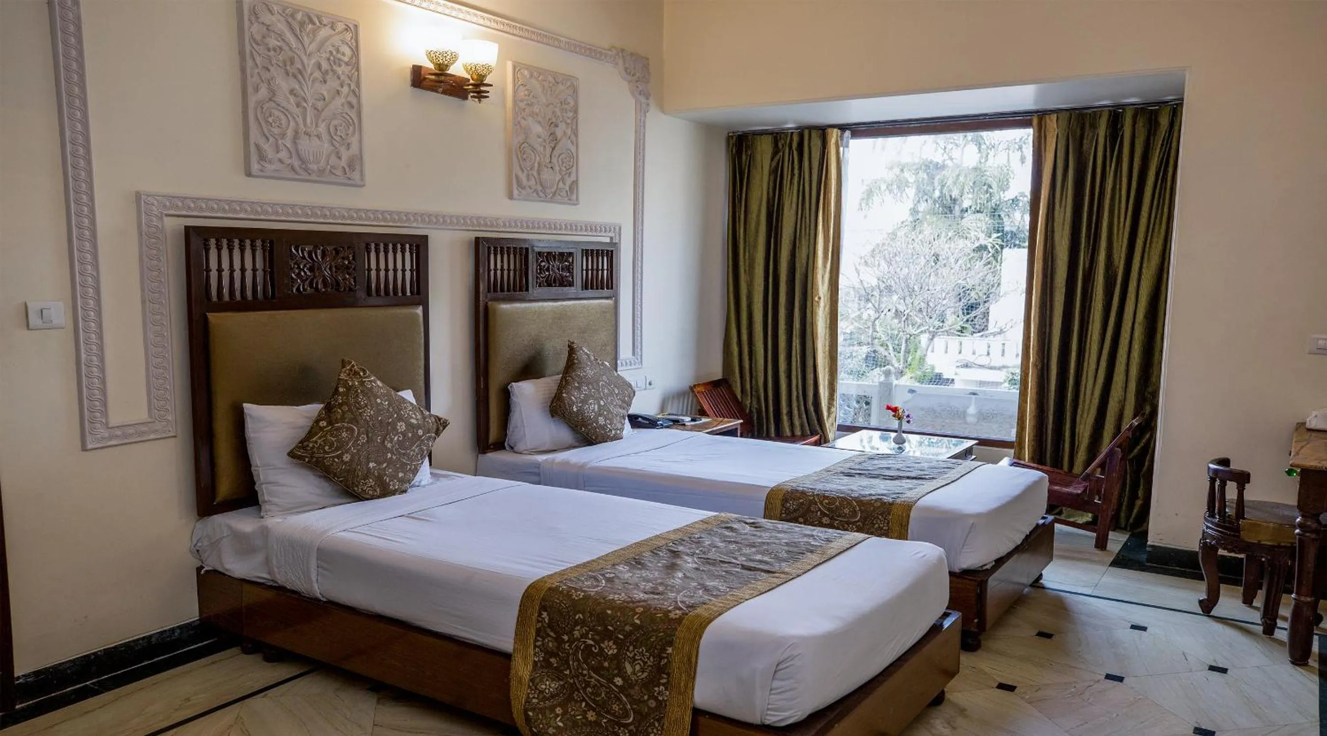 Photo of the whole room, Bed in Nahargarh Haveli-Near Train station Metro