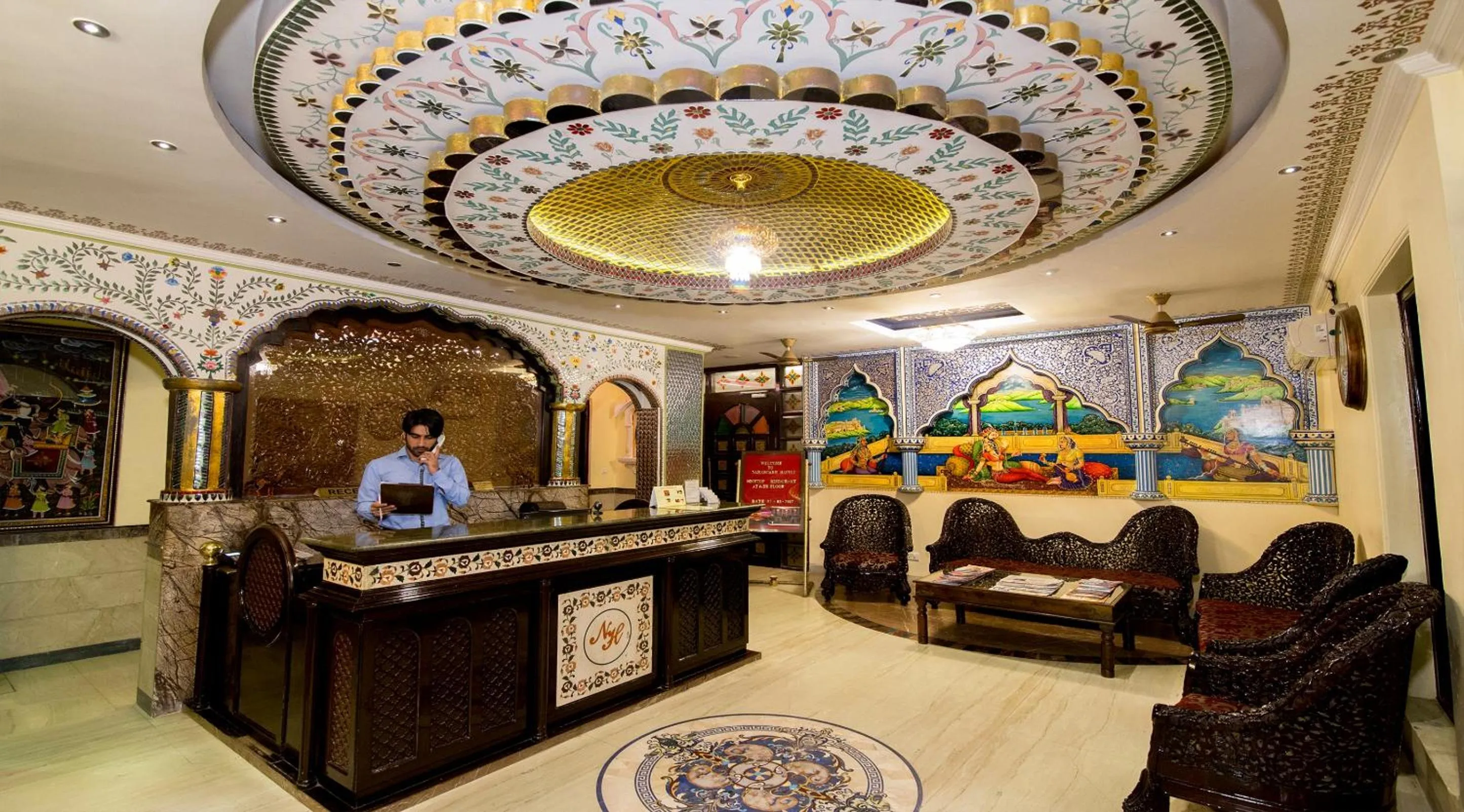 Lobby or reception in Nahargarh Haveli-Near Train station Metro