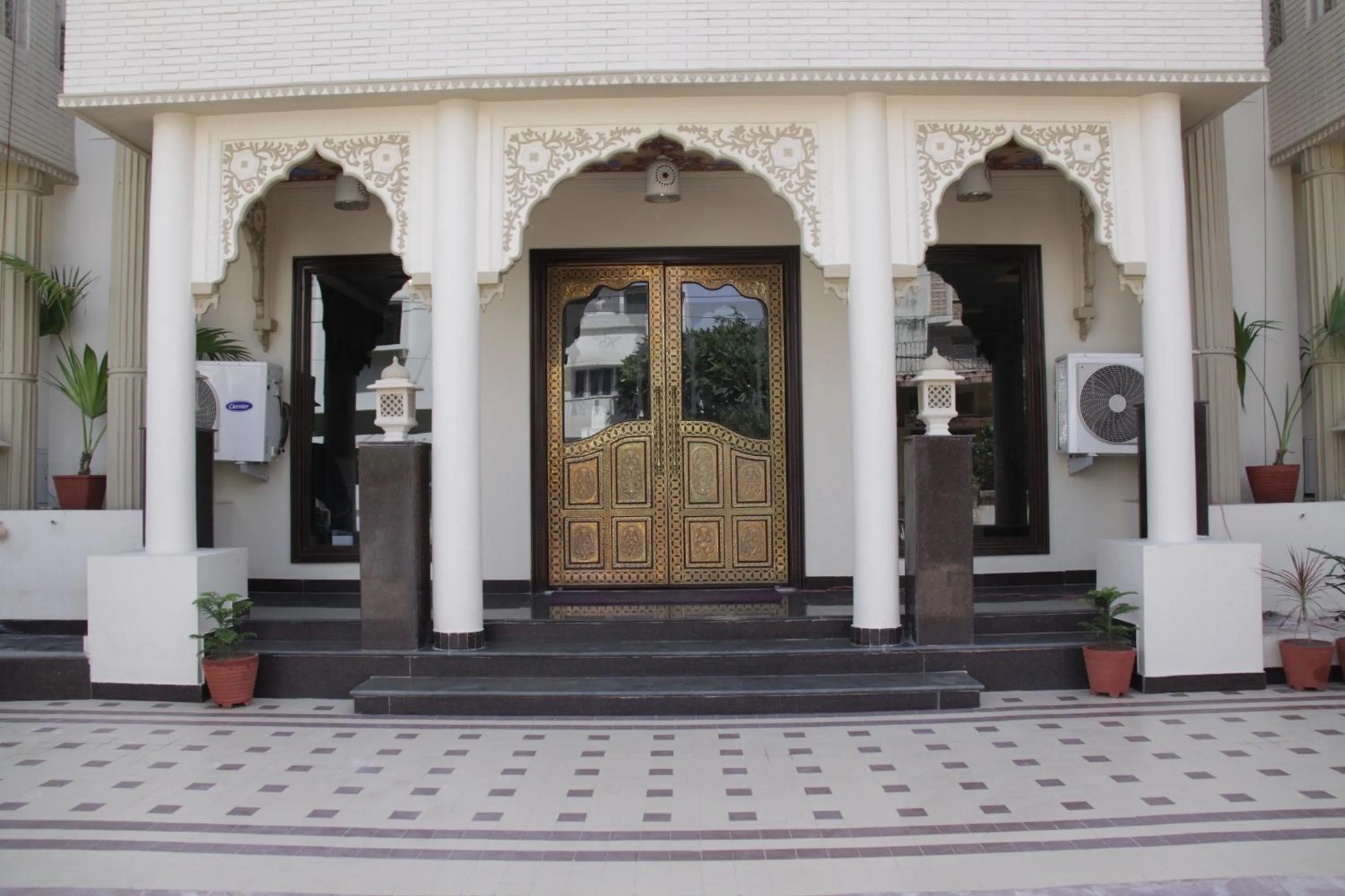Facade/entrance in Nahargarh Haveli-Near Train station Metro
