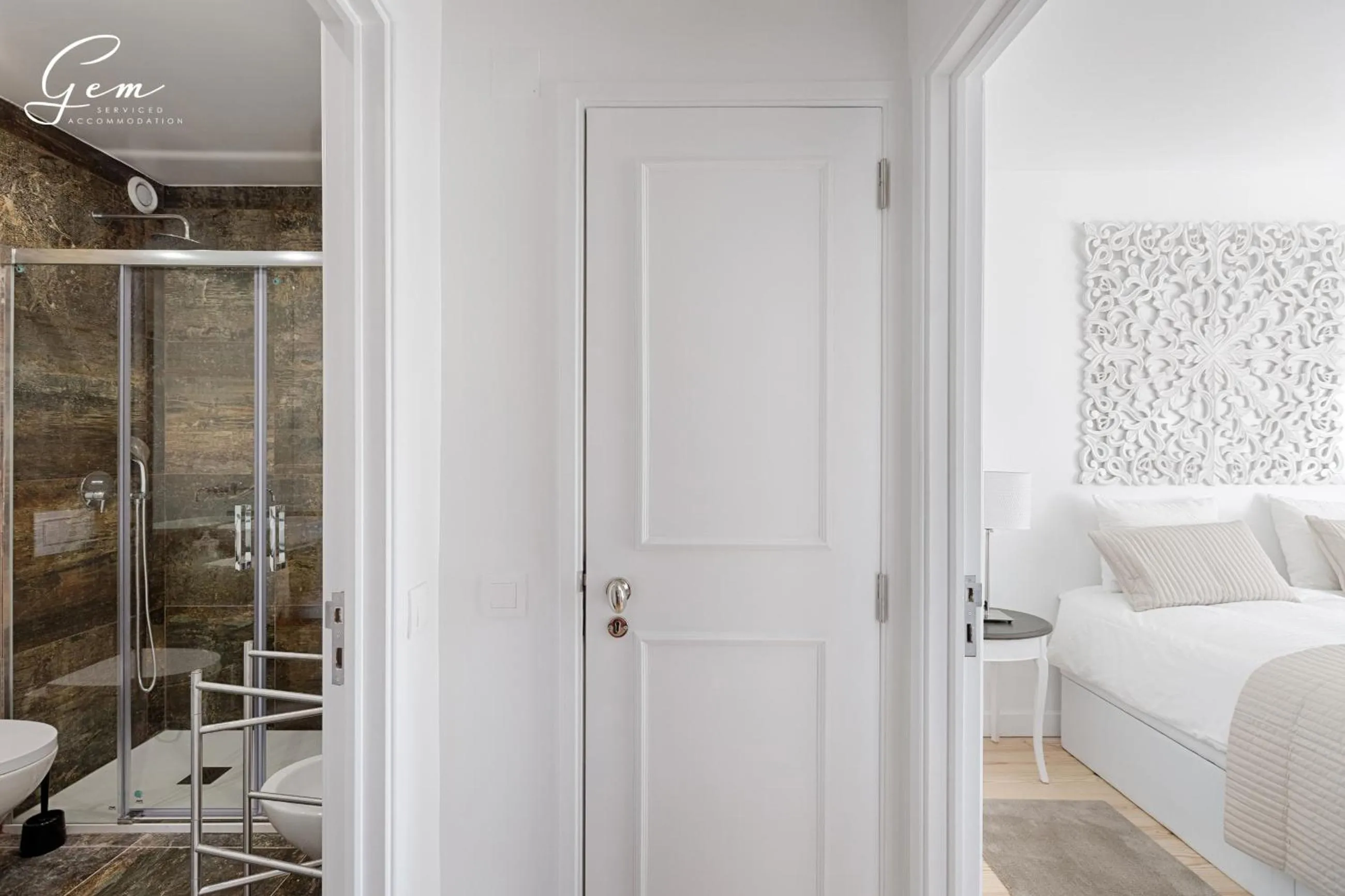 Bedroom, Bed in Seven Rivers Luxury Apartment