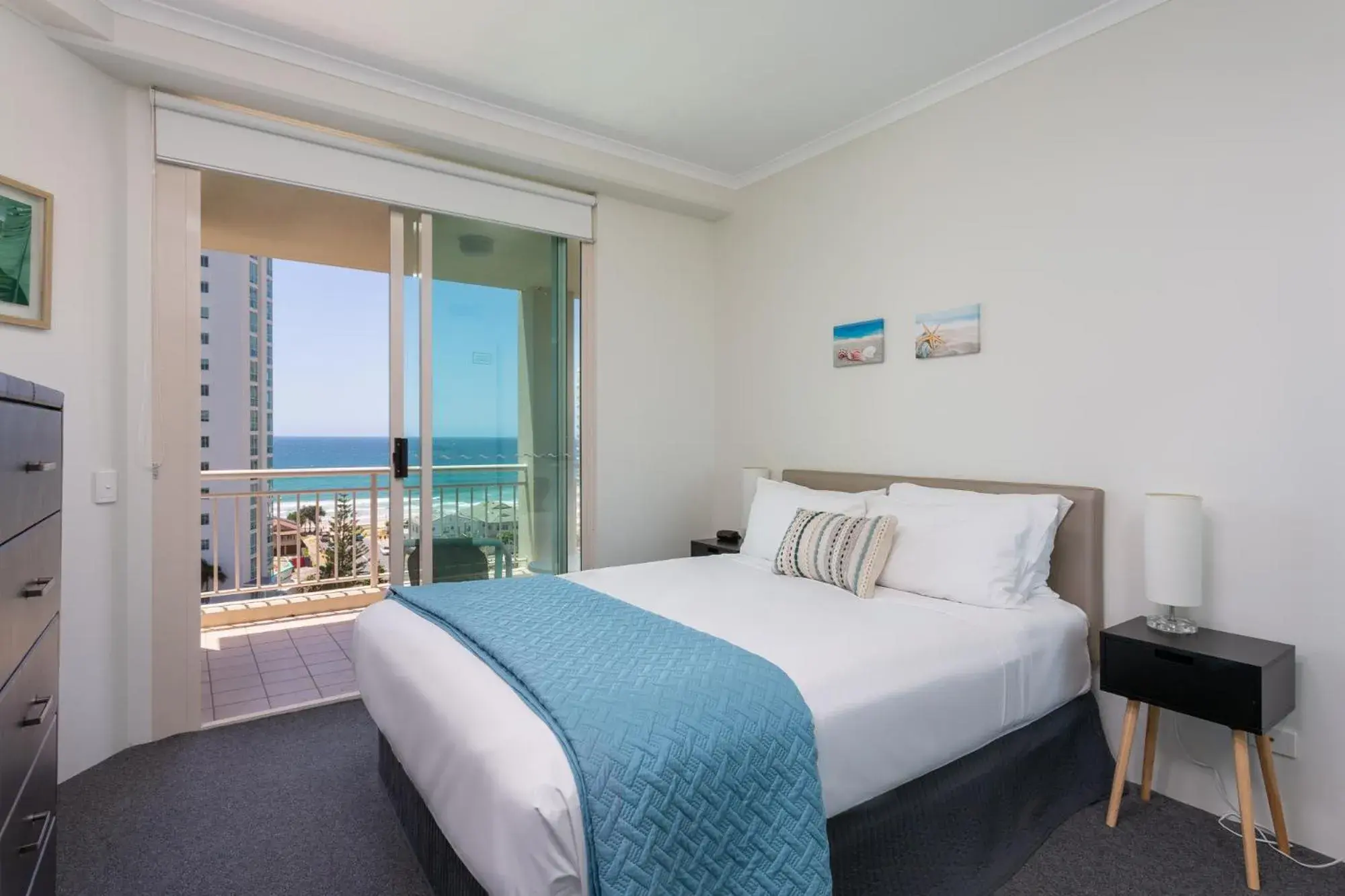 Bedroom, Bed in Maldives Resort Main Beach, Gold Coast Bedroom, Bed in Maldives Resort Main Beach, Gold Coast