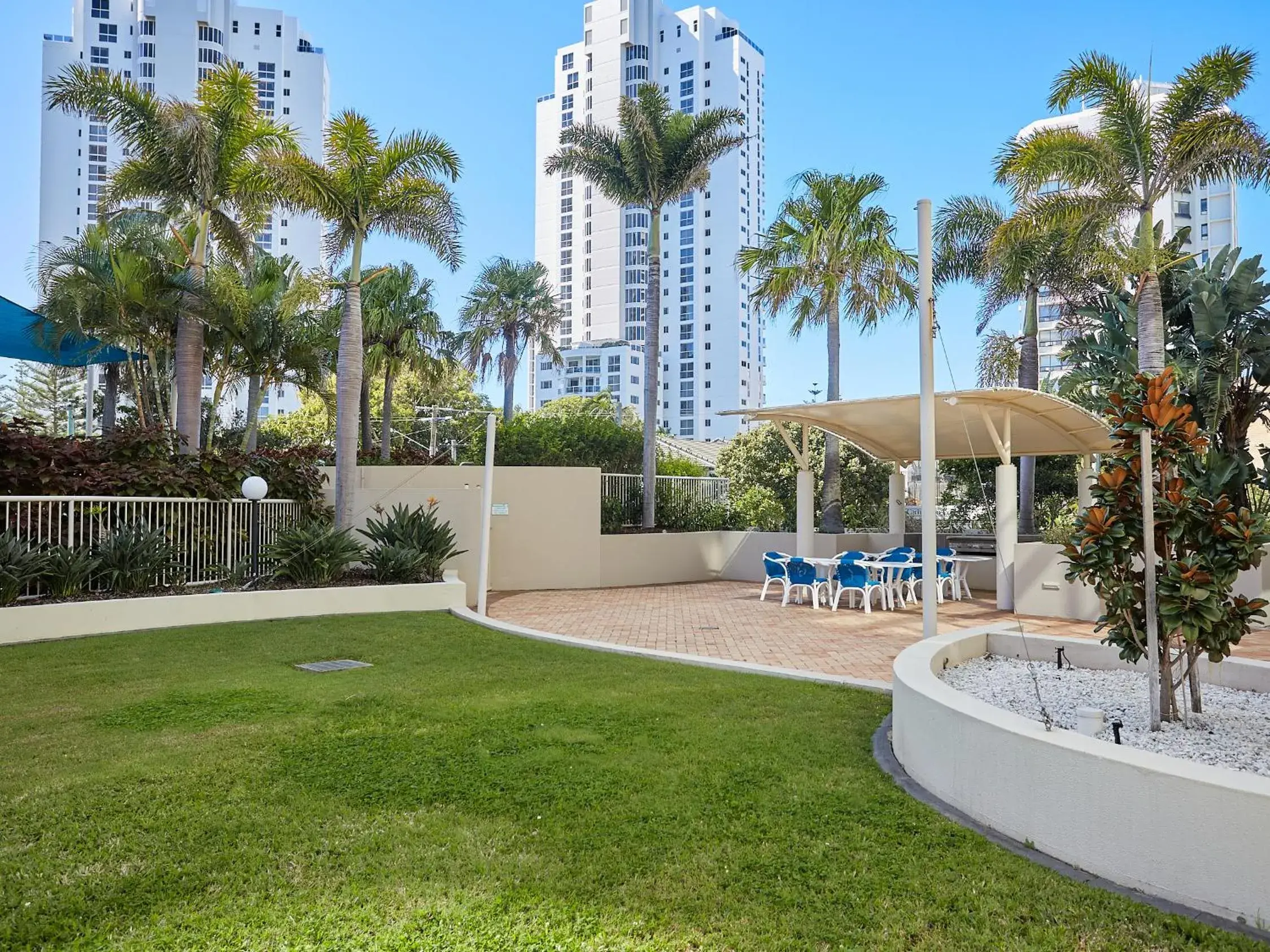 Property building in Maldives Resort Main Beach, Gold Coast Property building in Maldives Resort Main Beach, Gold Coast