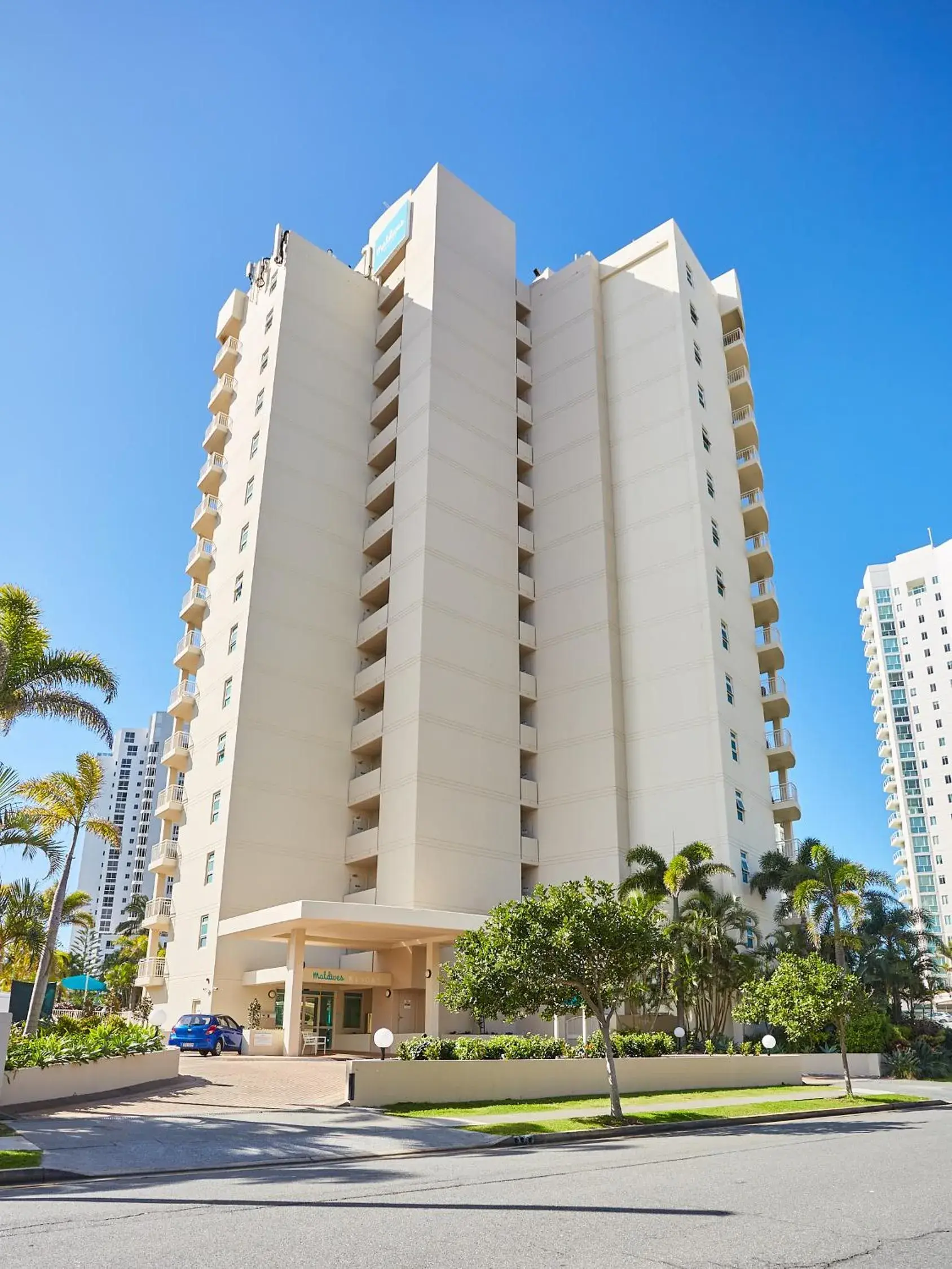 Property building in Maldives Resort Main Beach, Gold Coast Property building in Maldives Resort Main Beach, Gold Coast