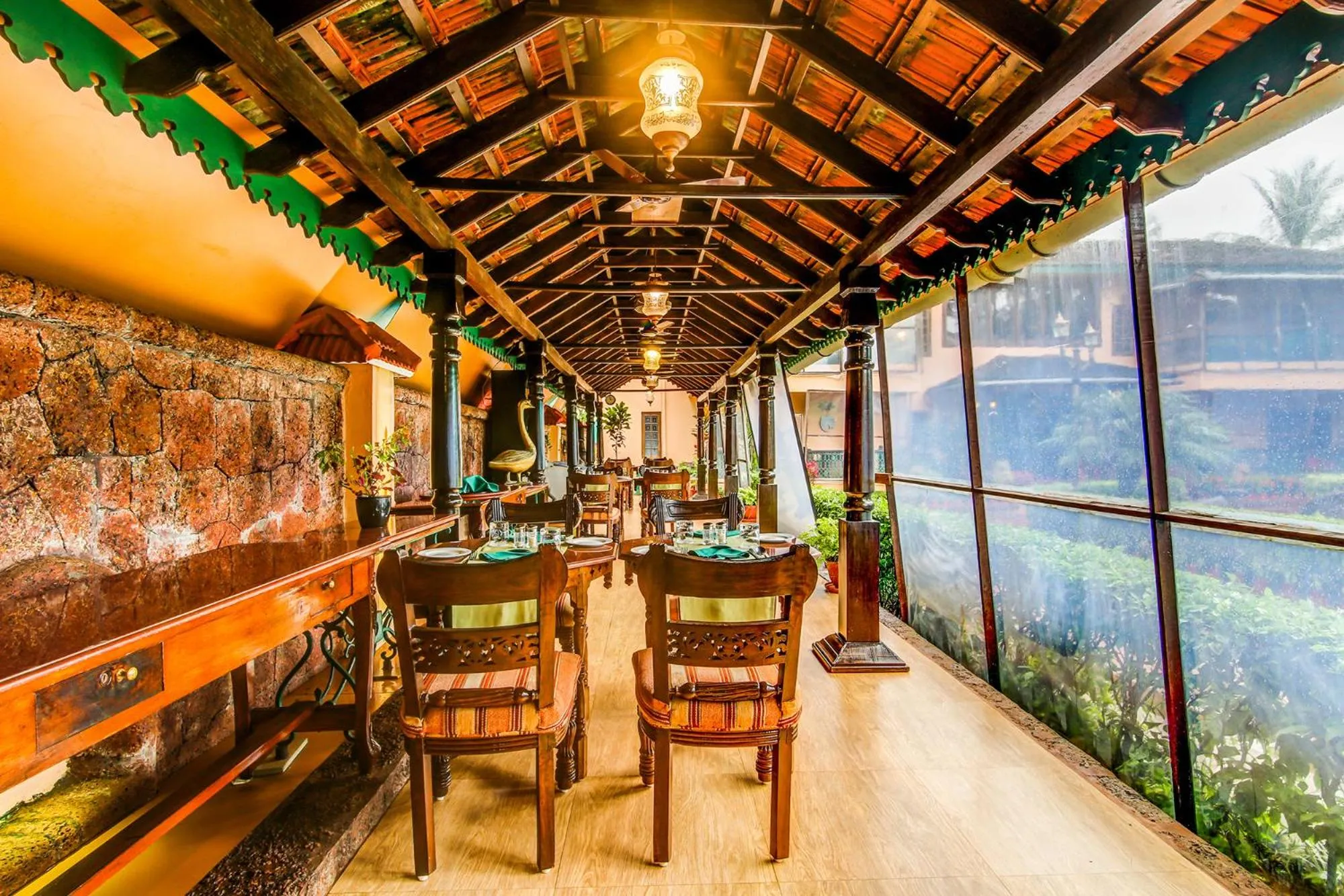 Restaurant/places to eat in Casa Severina