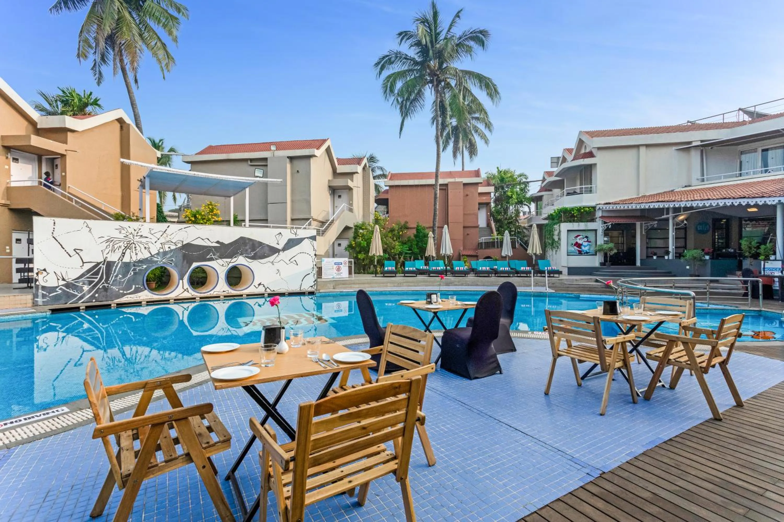 Property building in Whispering Palms Beach Resort