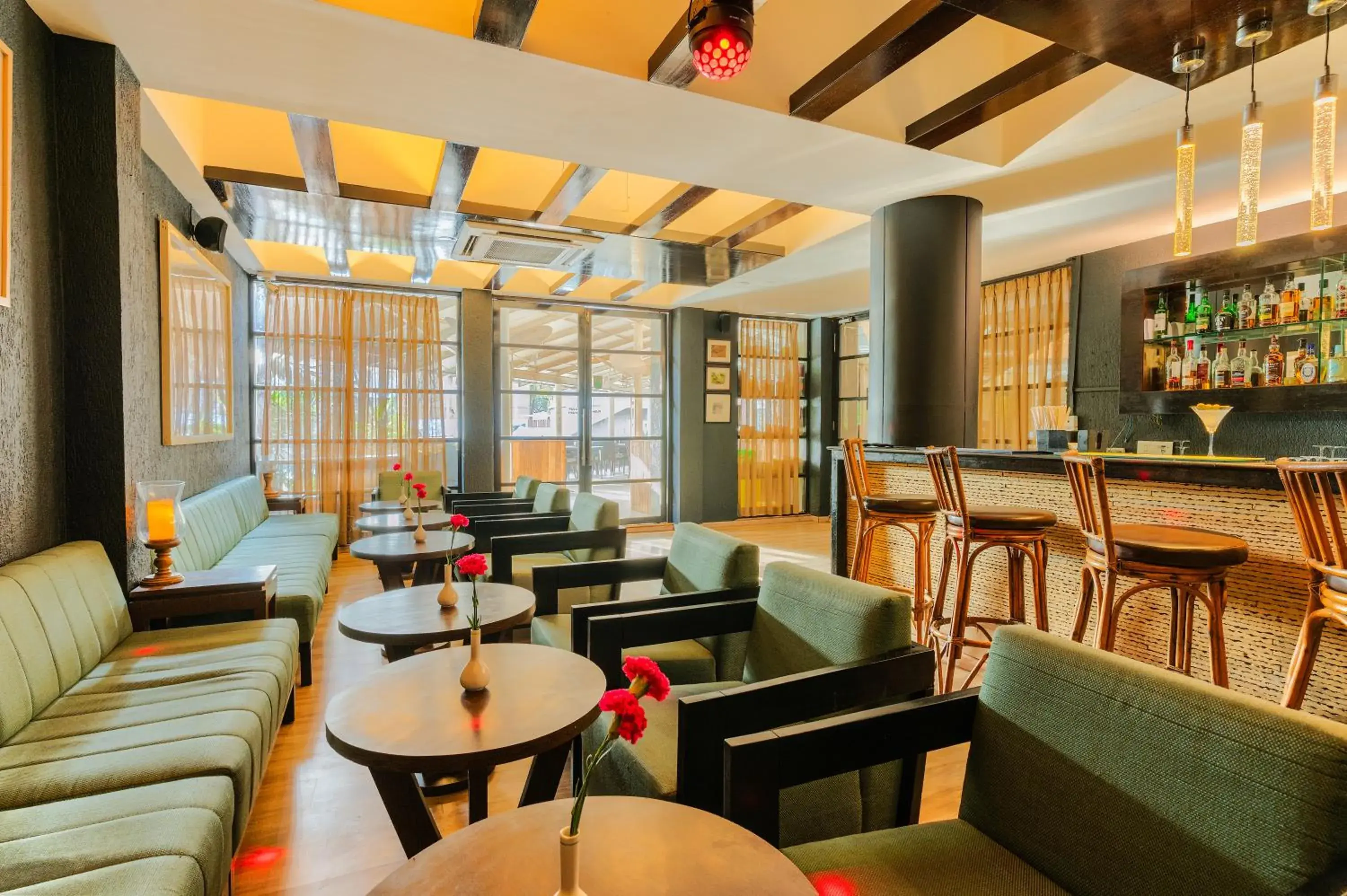 Restaurant/places to eat in Whispering Palms Beach Resort Restaurant/places to eat in Whispering Palms Beach Resort