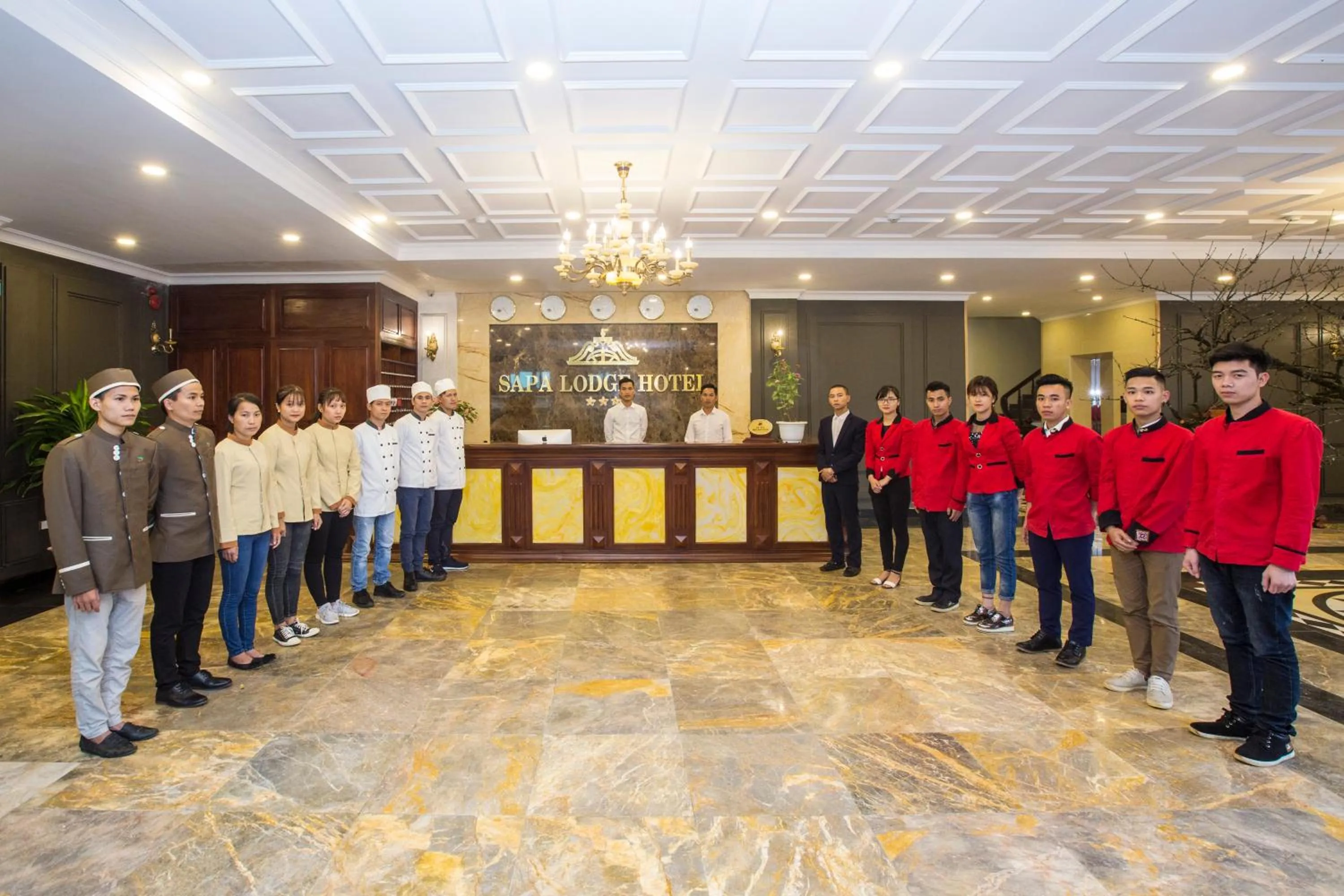 Communal lounge/ TV room in Sapa Lodge Hotel