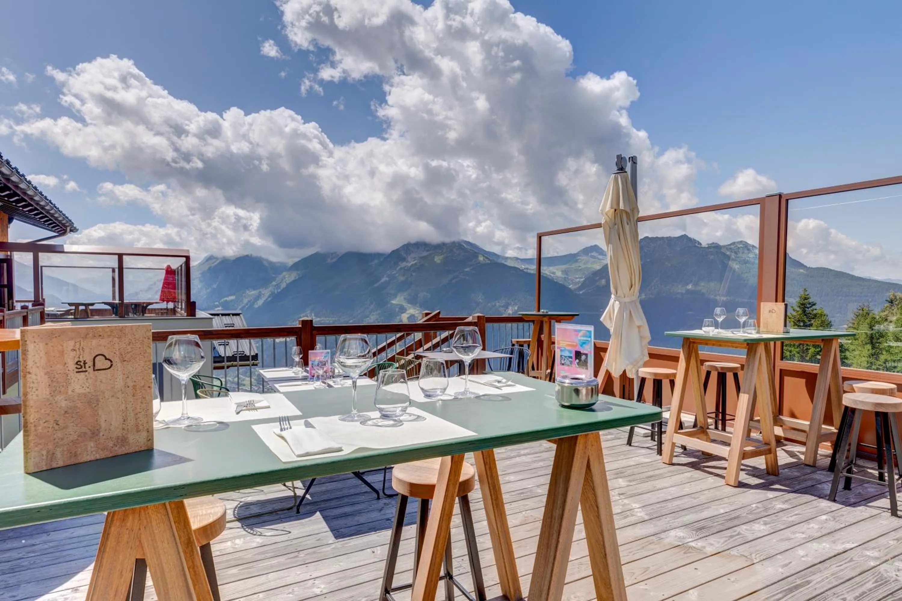 Patio in ILY Hotels & Spa La Rosiere