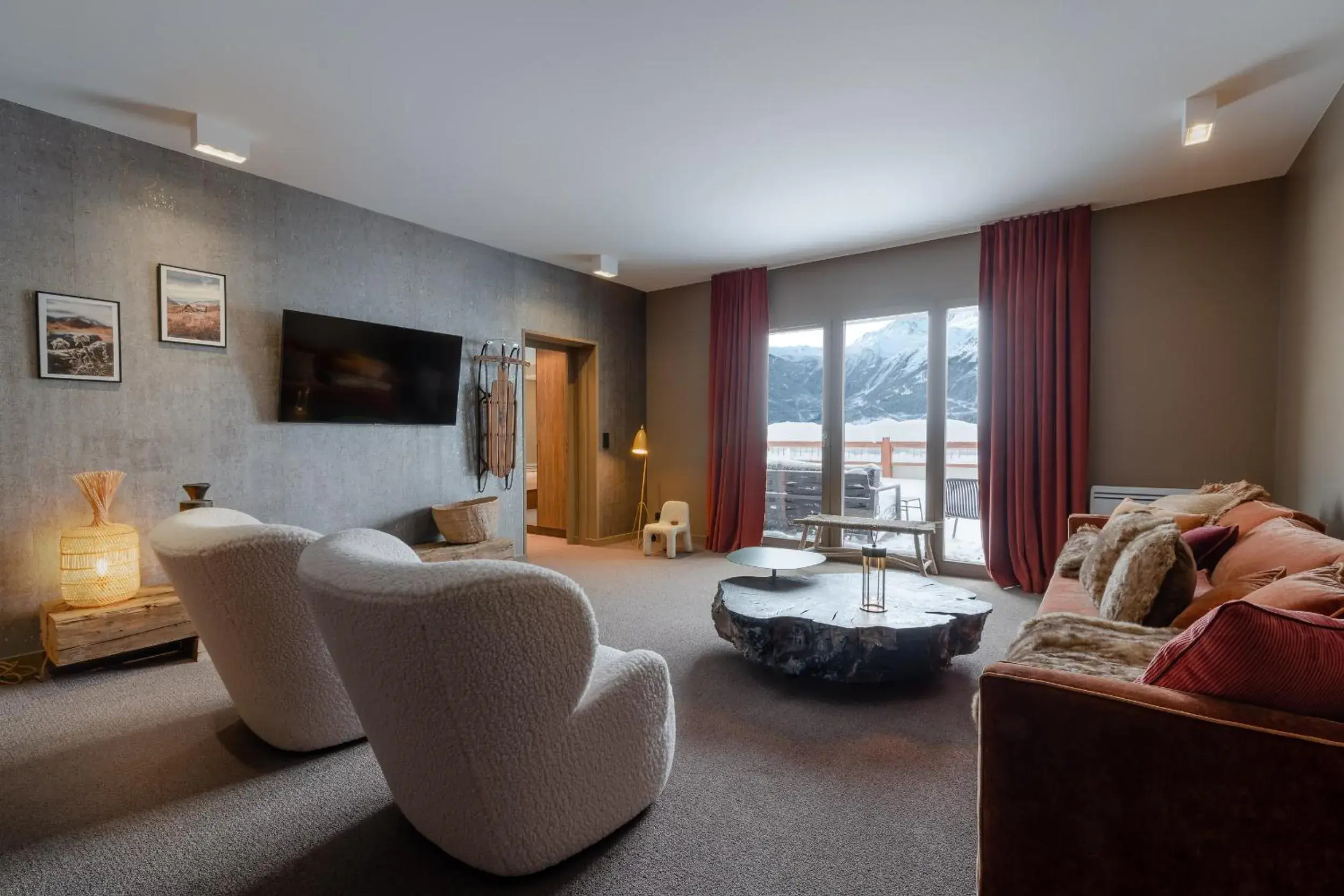 Three-Bedroom Suite in ILY Hotels & Spa La Rosiere Three-Bedroom Suite in ILY Hotels & Spa La Rosiere