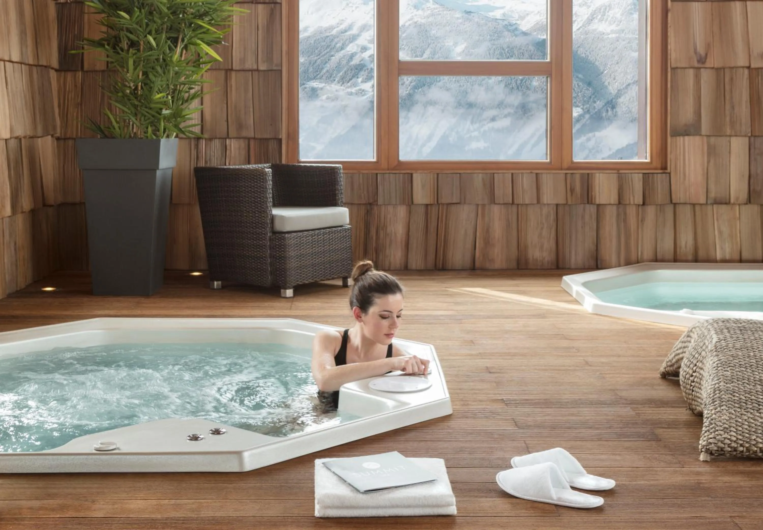 Hot Tub in ILY Hotels & Spa La Rosiere