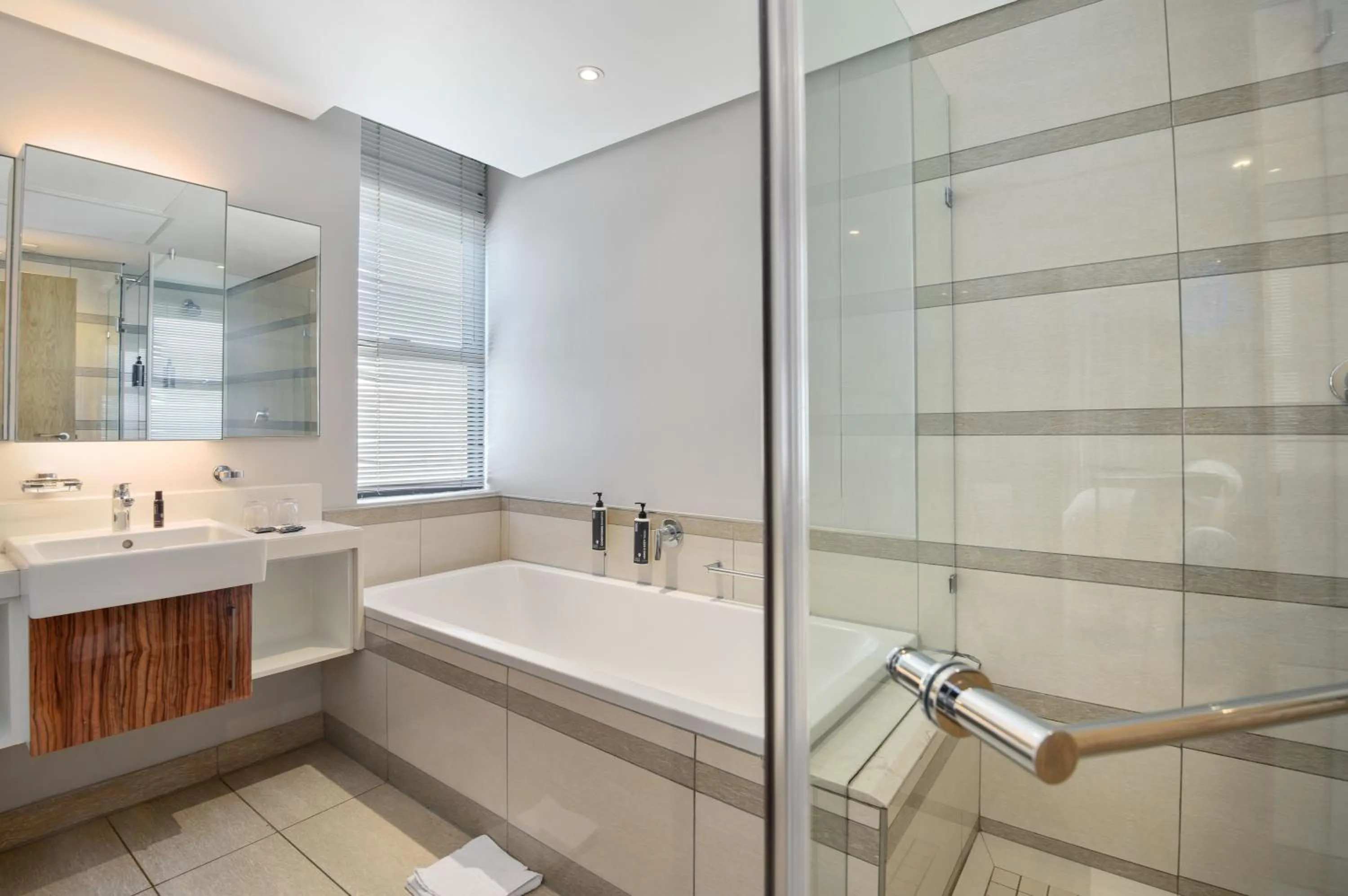 Shower in The Capital Pearls Hotel