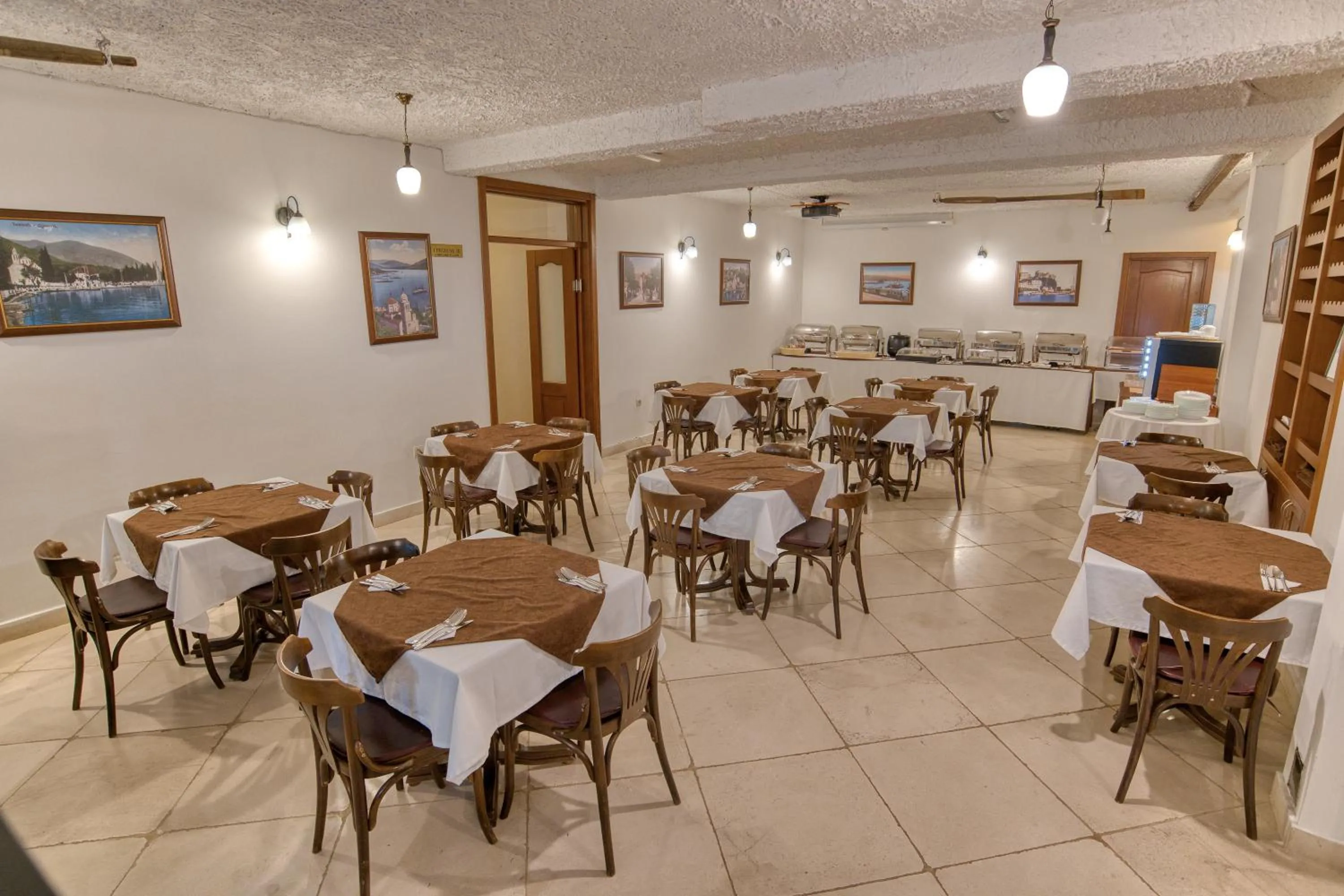 Restaurant/places to eat in Garni Hotel Milica