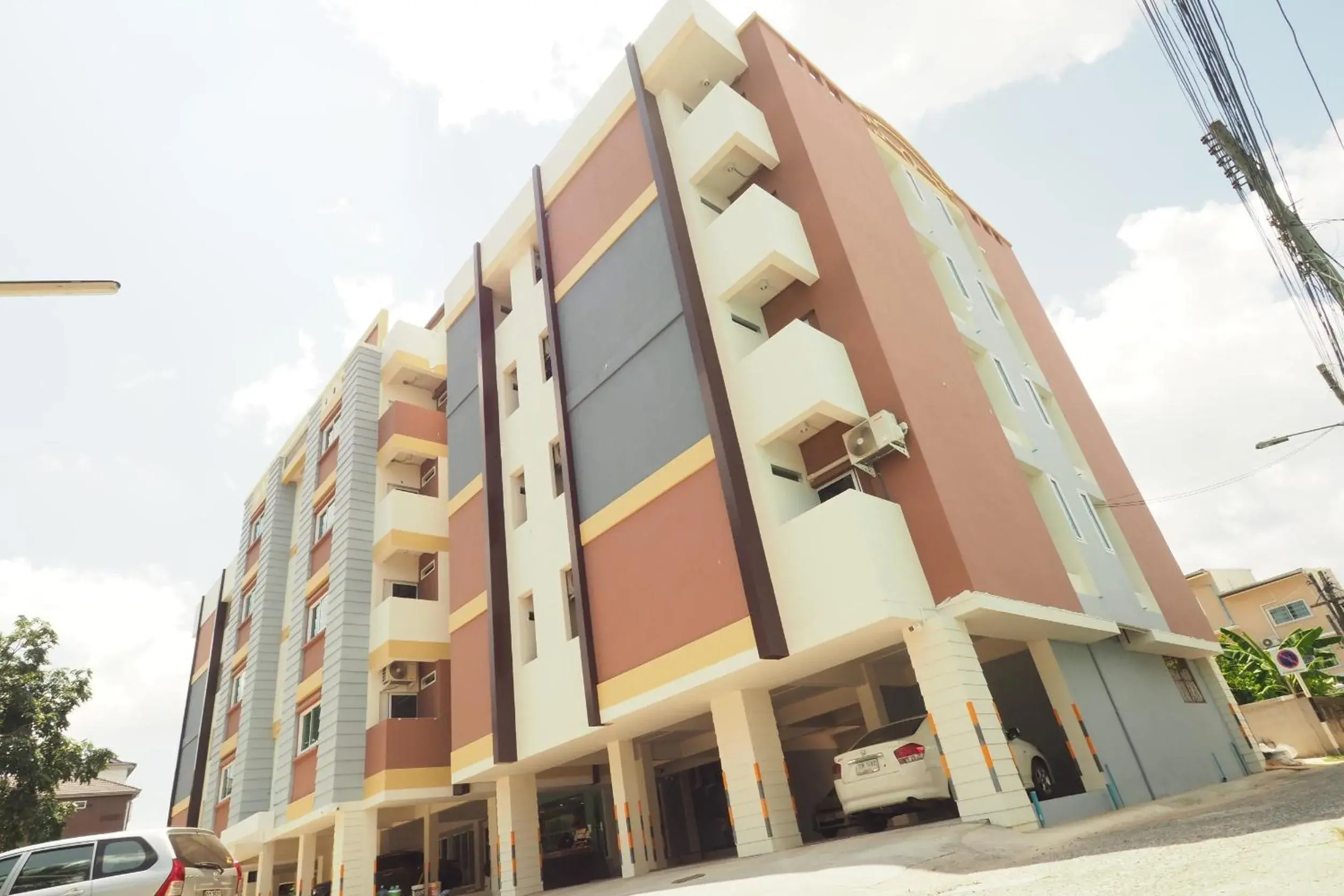 Property building in Supreme Place SHA Plus Property building in Supreme Place SHA Plus