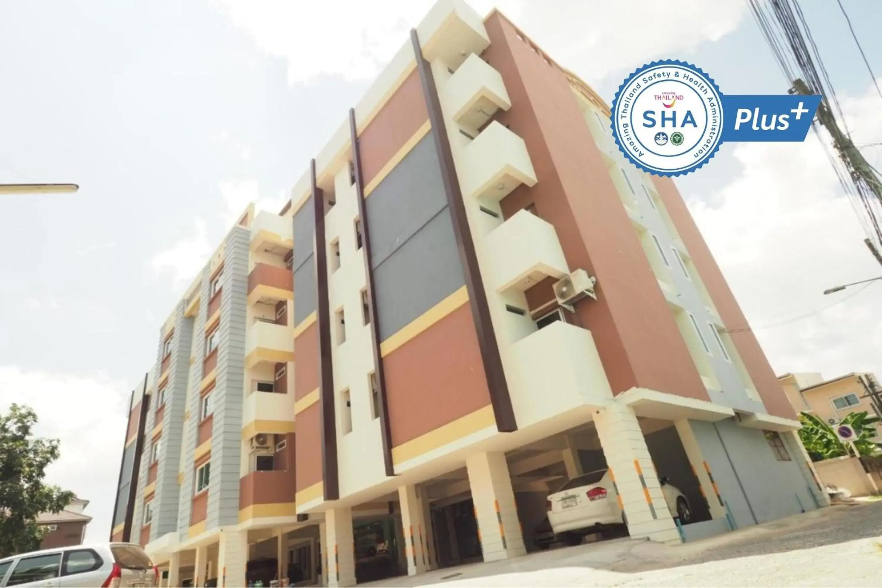 Property building in Supreme Place SHA Plus Property building in Supreme Place SHA Plus