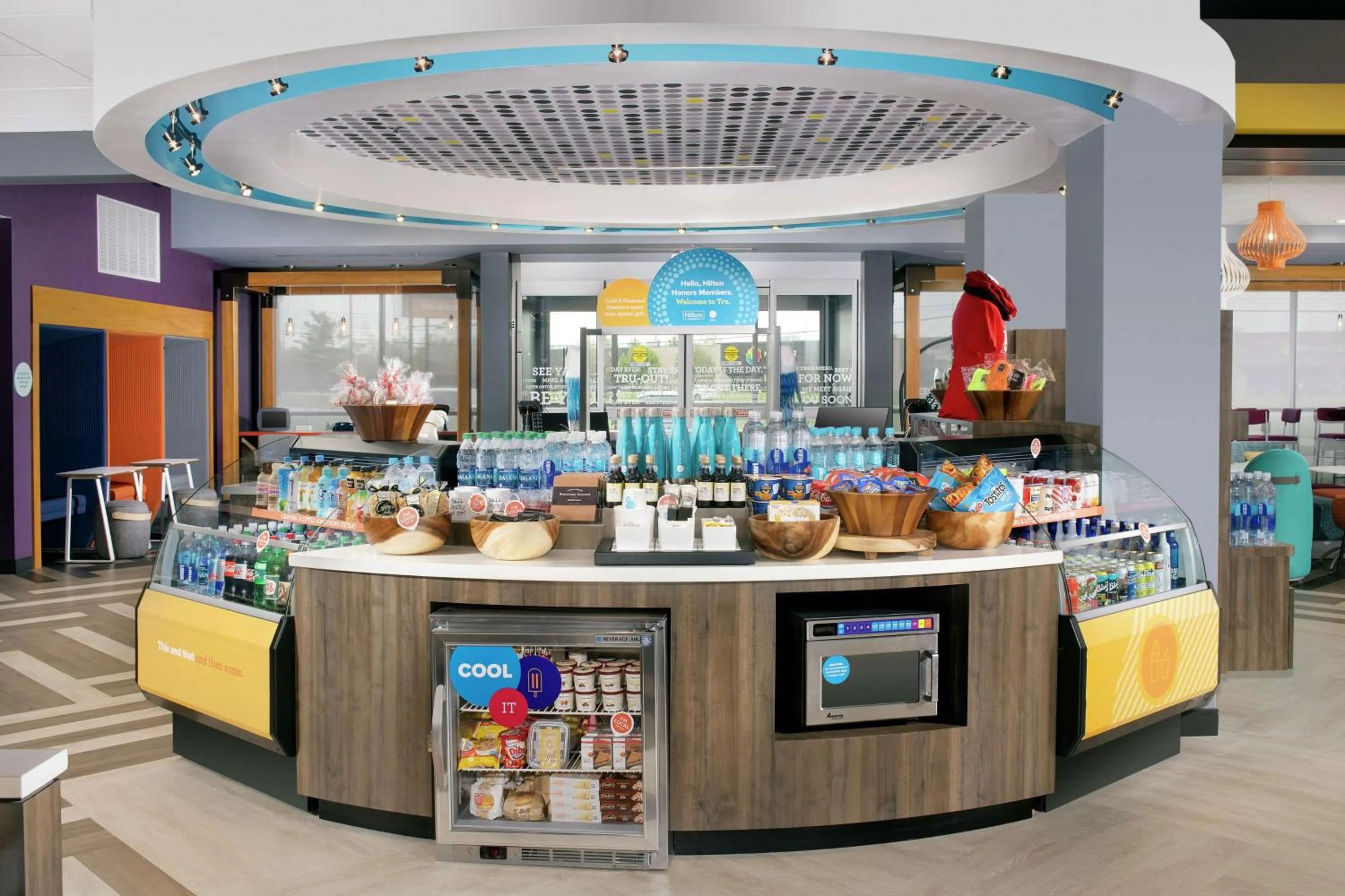 Restaurant/places to eat in Tru By Hilton Louisville East Ky