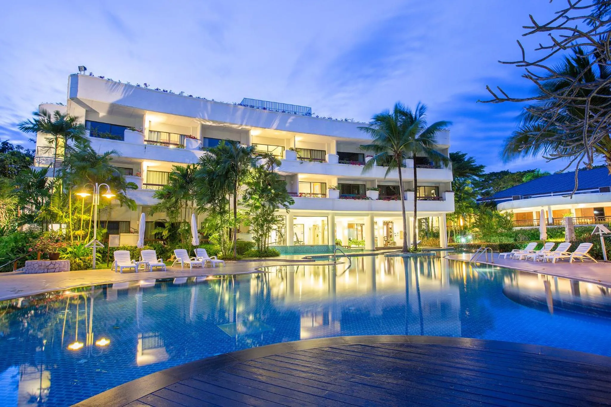 Swimming pool in Novotel Rayong Rim Pae Resort