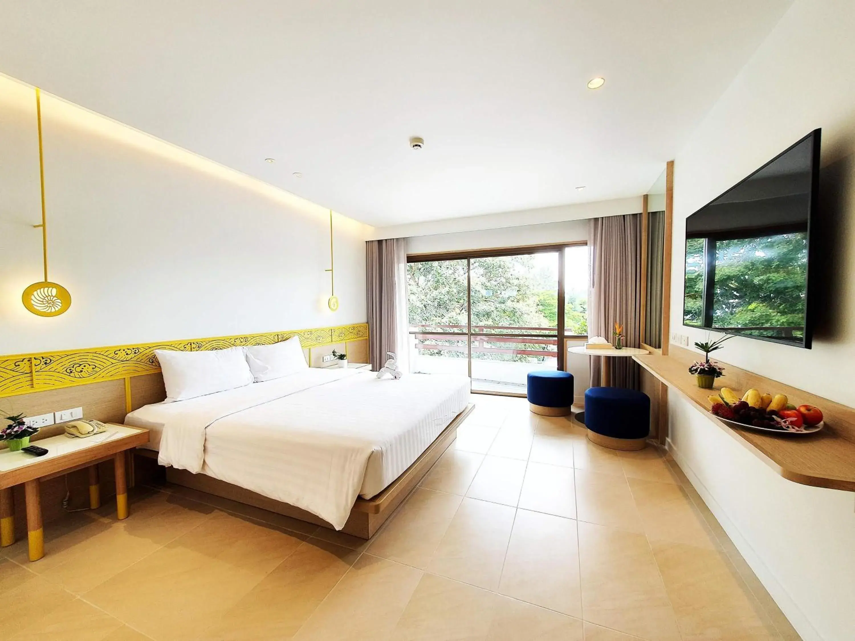 Deluxe King Room with Garden View in Novotel Rayong Rim Pae Resort Deluxe King Room with Garden View in Novotel Rayong Rim Pae Resort