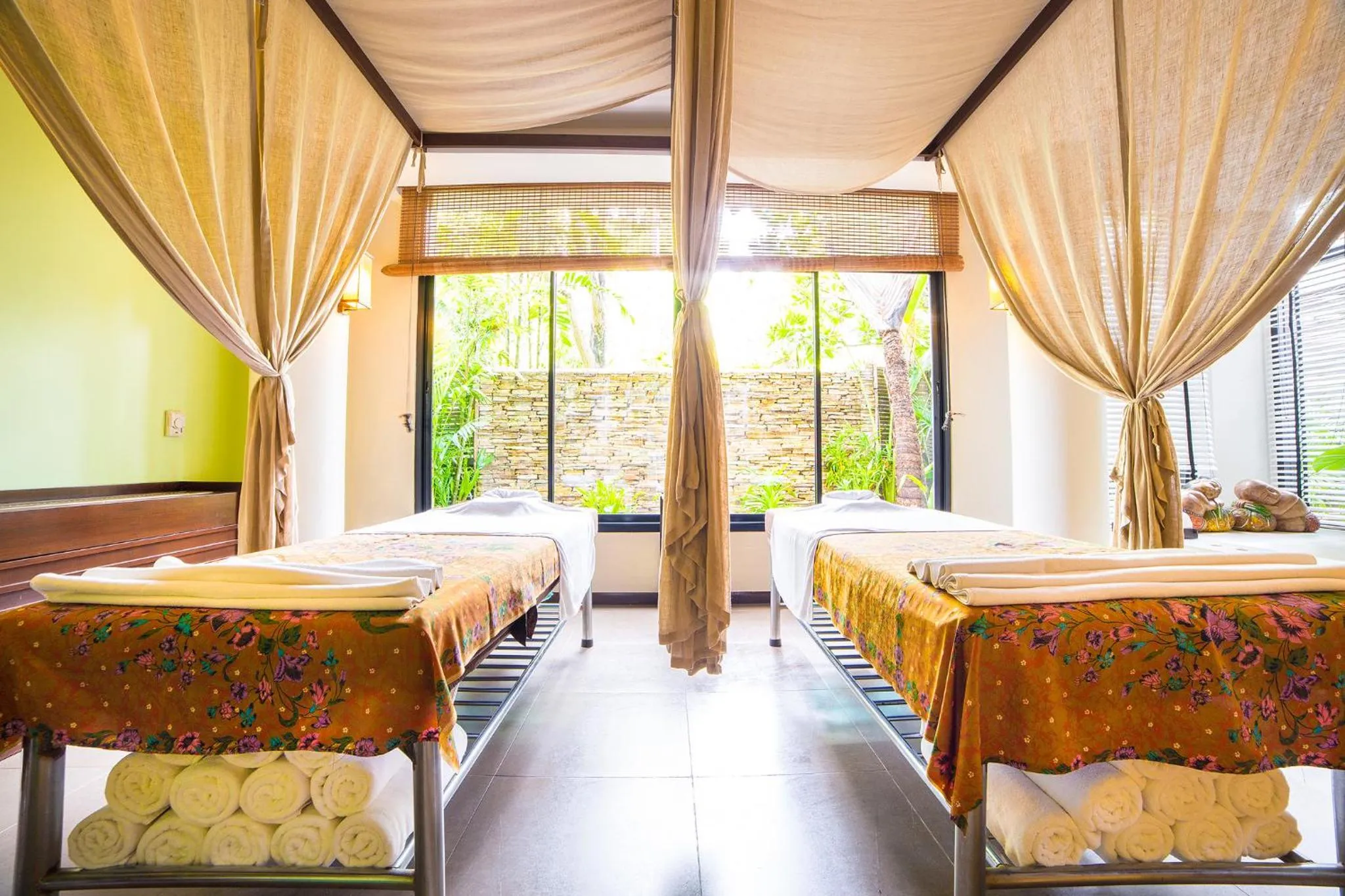 Spa and wellness centre/facilities, Bed in Novotel Rayong Rim Pae Resort