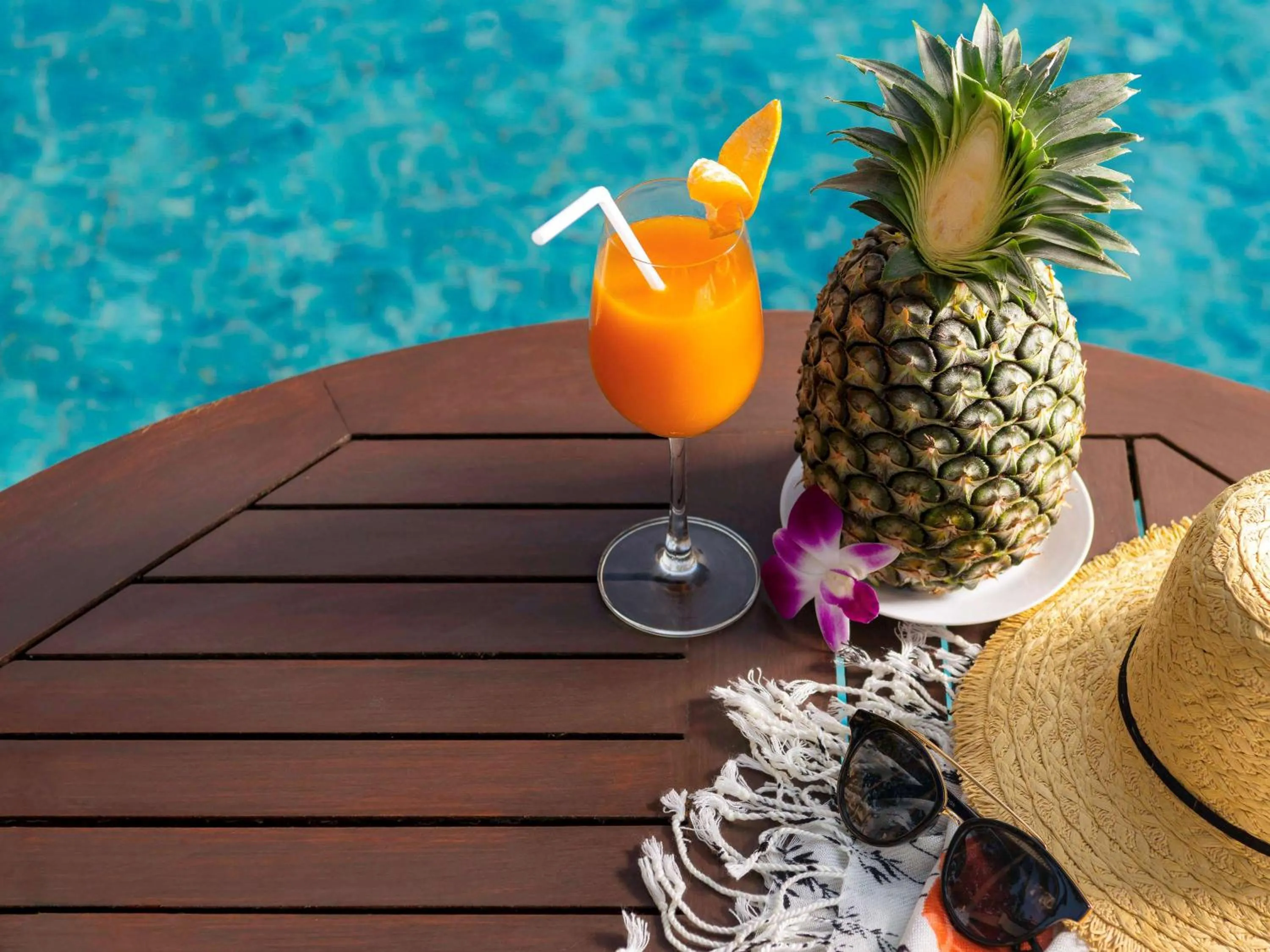 Lounge or bar in Novotel Rayong Rim Pae Resort