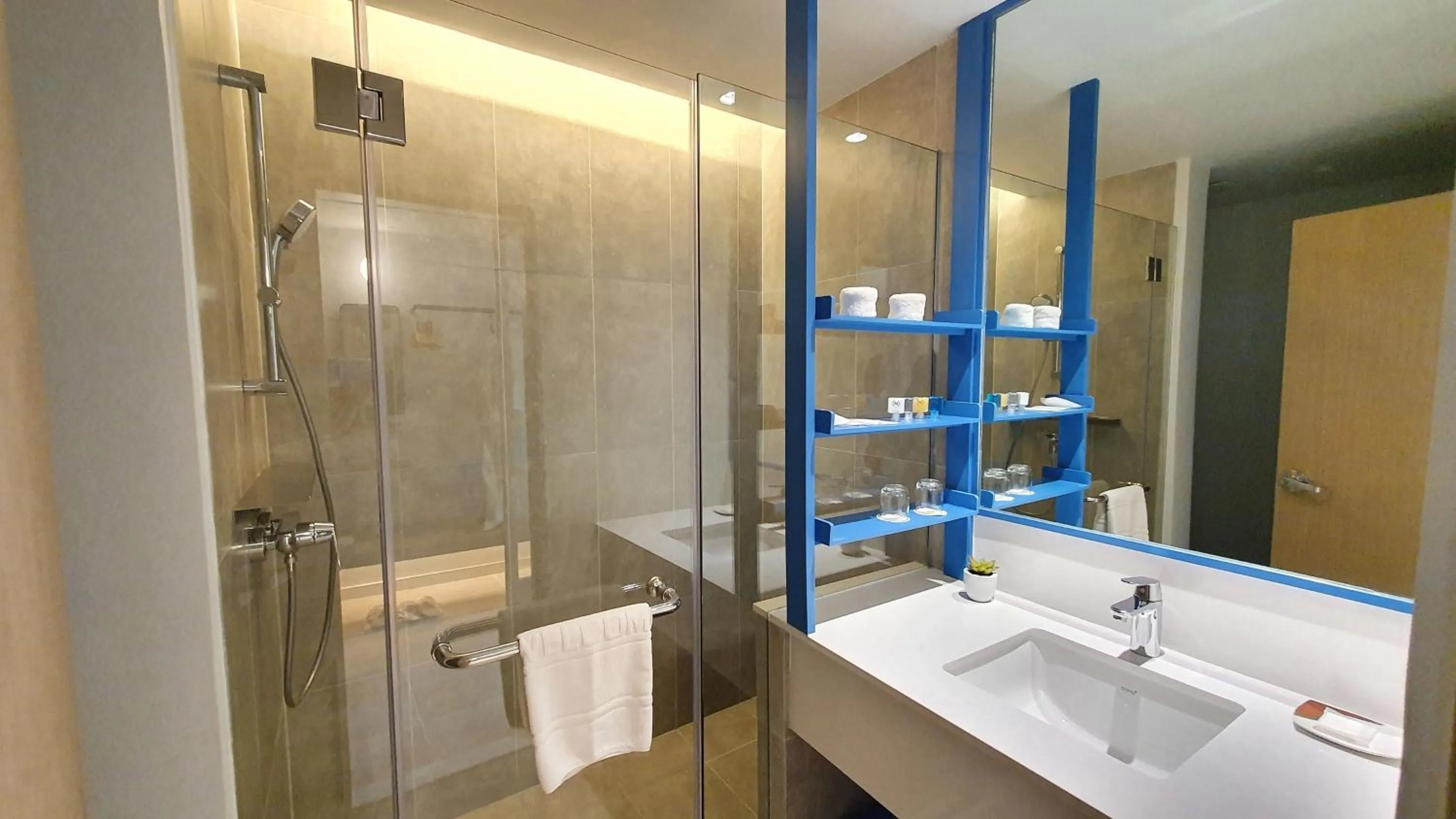 Shower in Novotel Rayong Rim Pae Resort