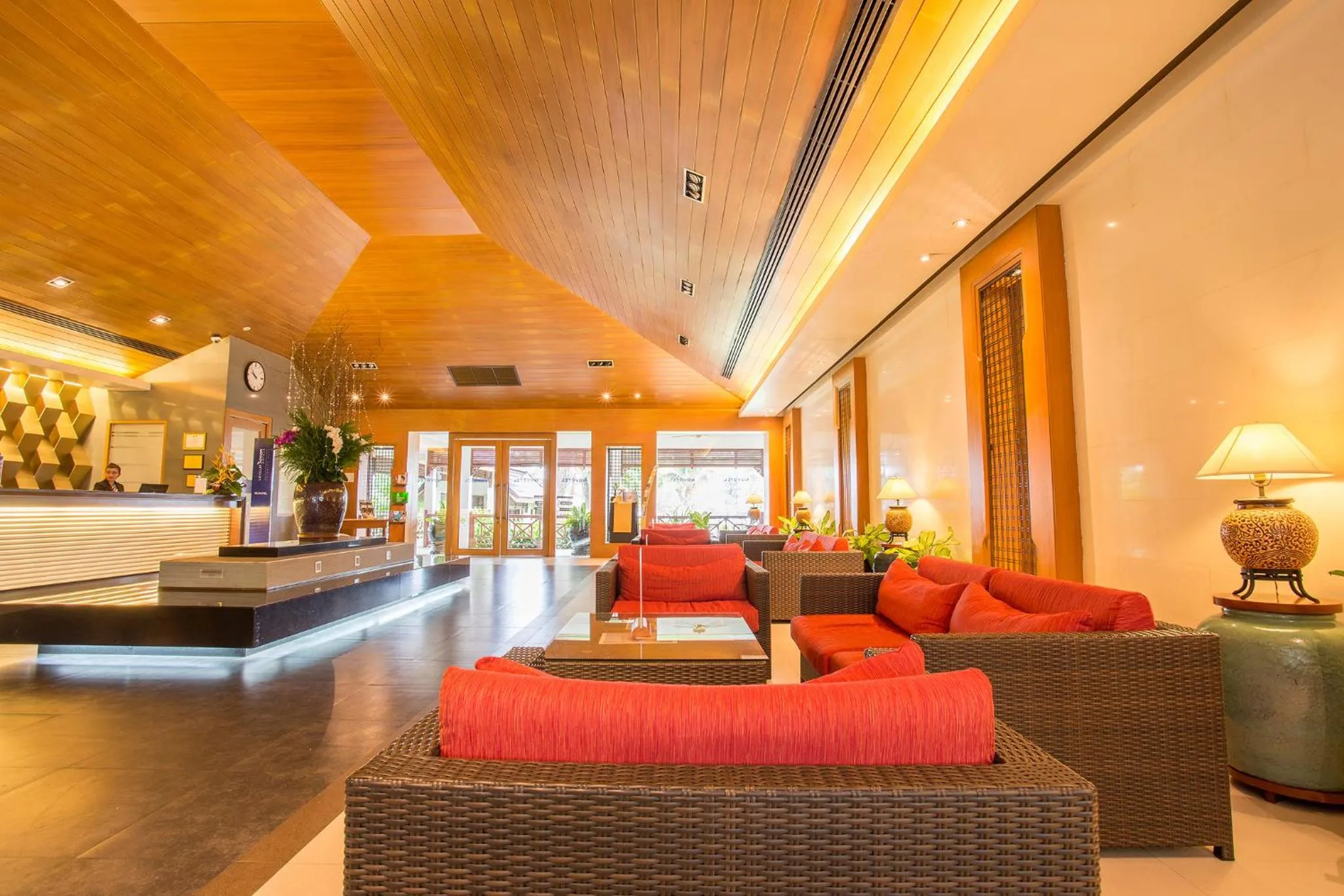 Lobby or reception in Novotel Rayong Rim Pae Resort