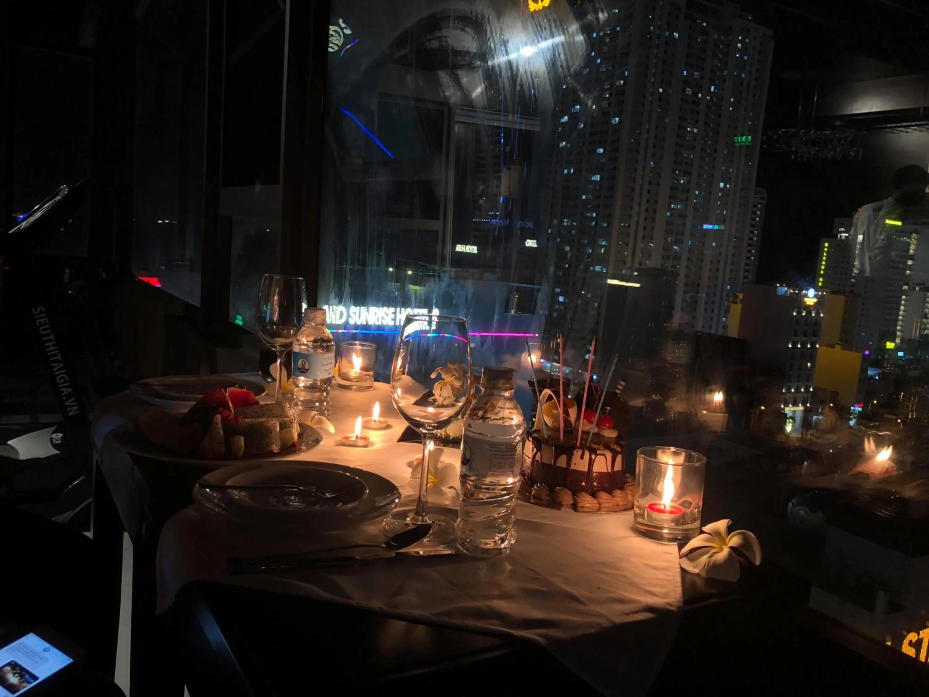 Restaurant/places to eat in Ritzy Boutique Hotel Da Nang Beach