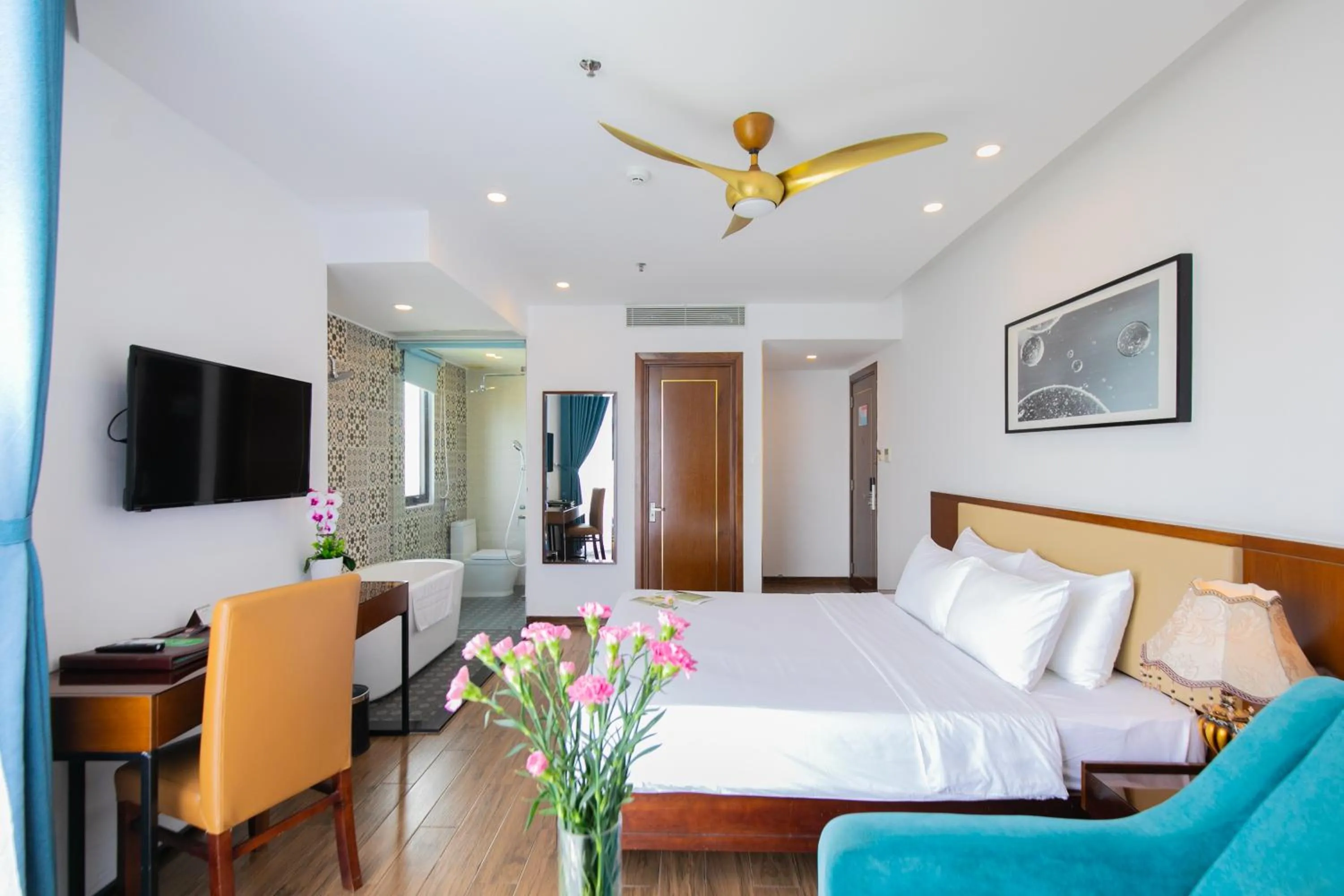Bedroom, Bed in Ritzy Boutique Hotel Da Nang Beach