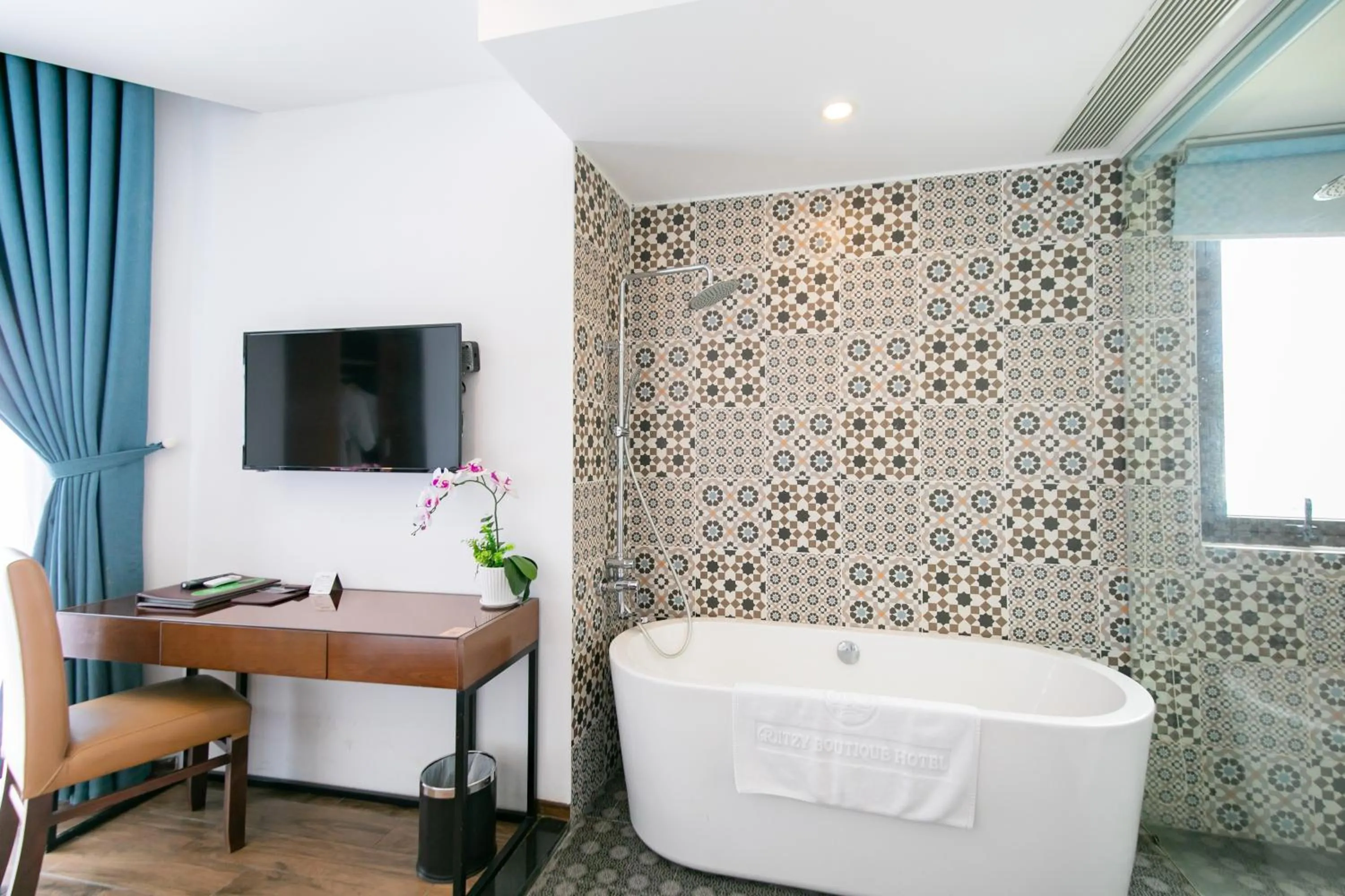 Bath in Ritzy Boutique Hotel Da Nang Beach
