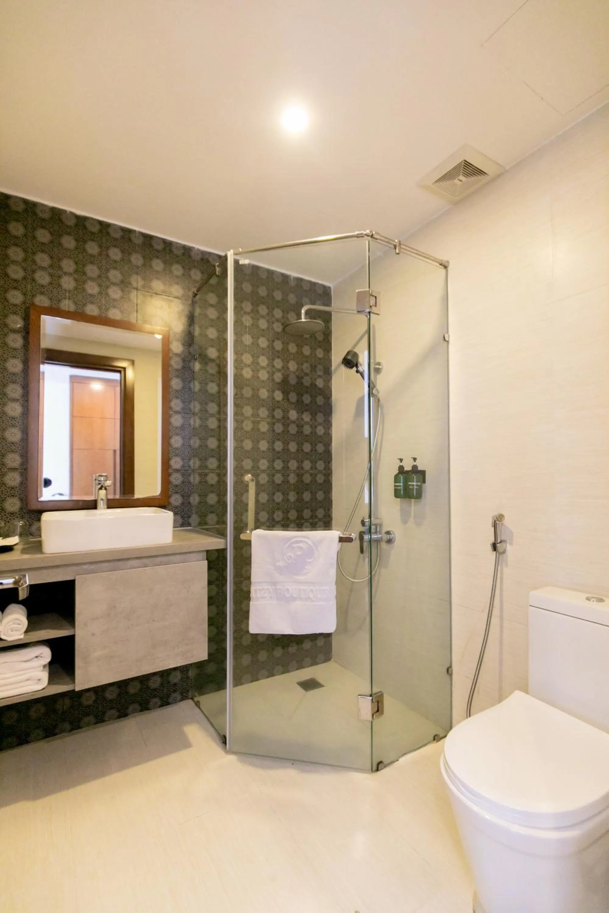 Shower in Ritzy Boutique Hotel Da Nang Beach