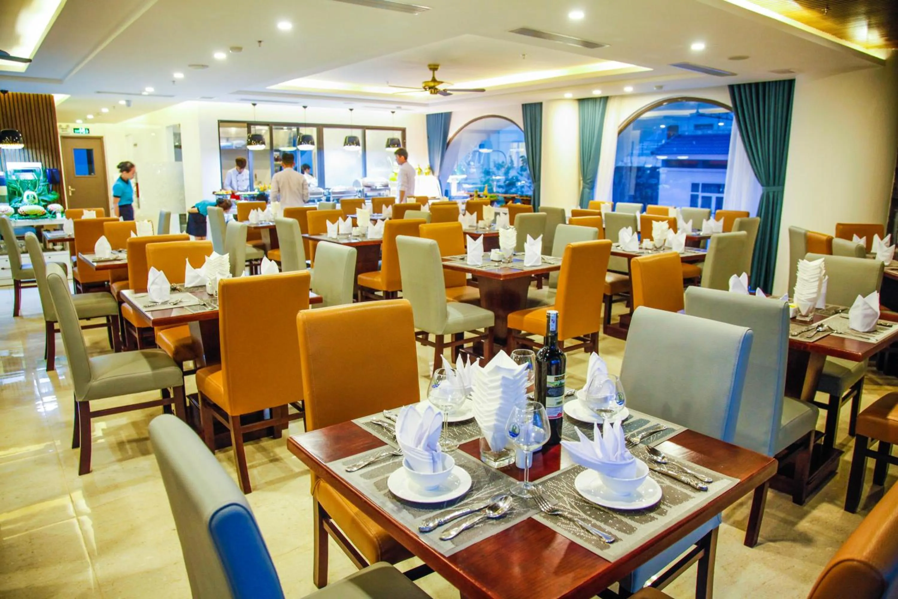 Restaurant/places to eat in Ritzy Boutique Hotel Da Nang Beach