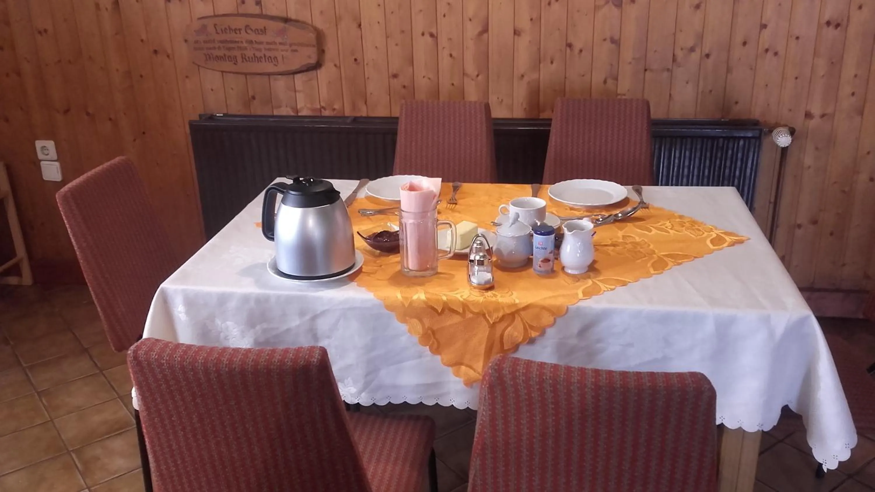 Breakfast in Restaurant Pension Lubusch Gahro