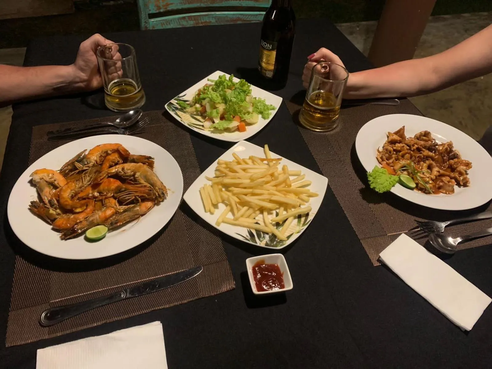 Restaurant/places to eat in Green turtle