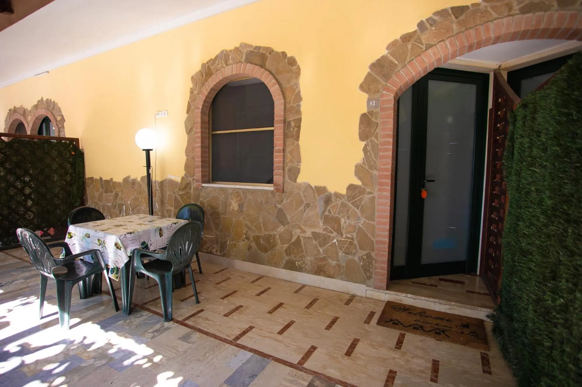 Patio in Residenza Giancesare Family Apartments