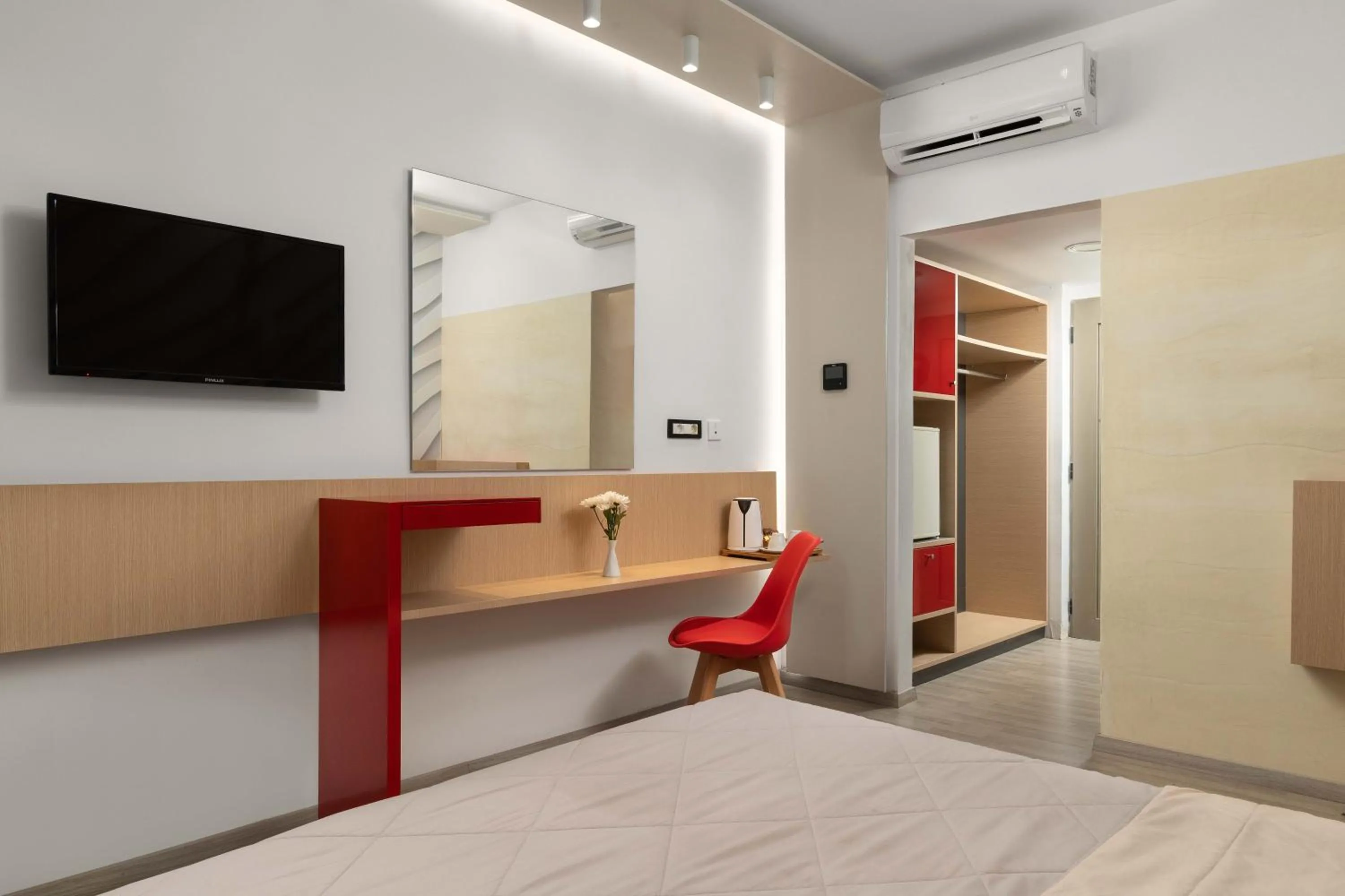 Bedroom, Bed in Virginia Family Resort