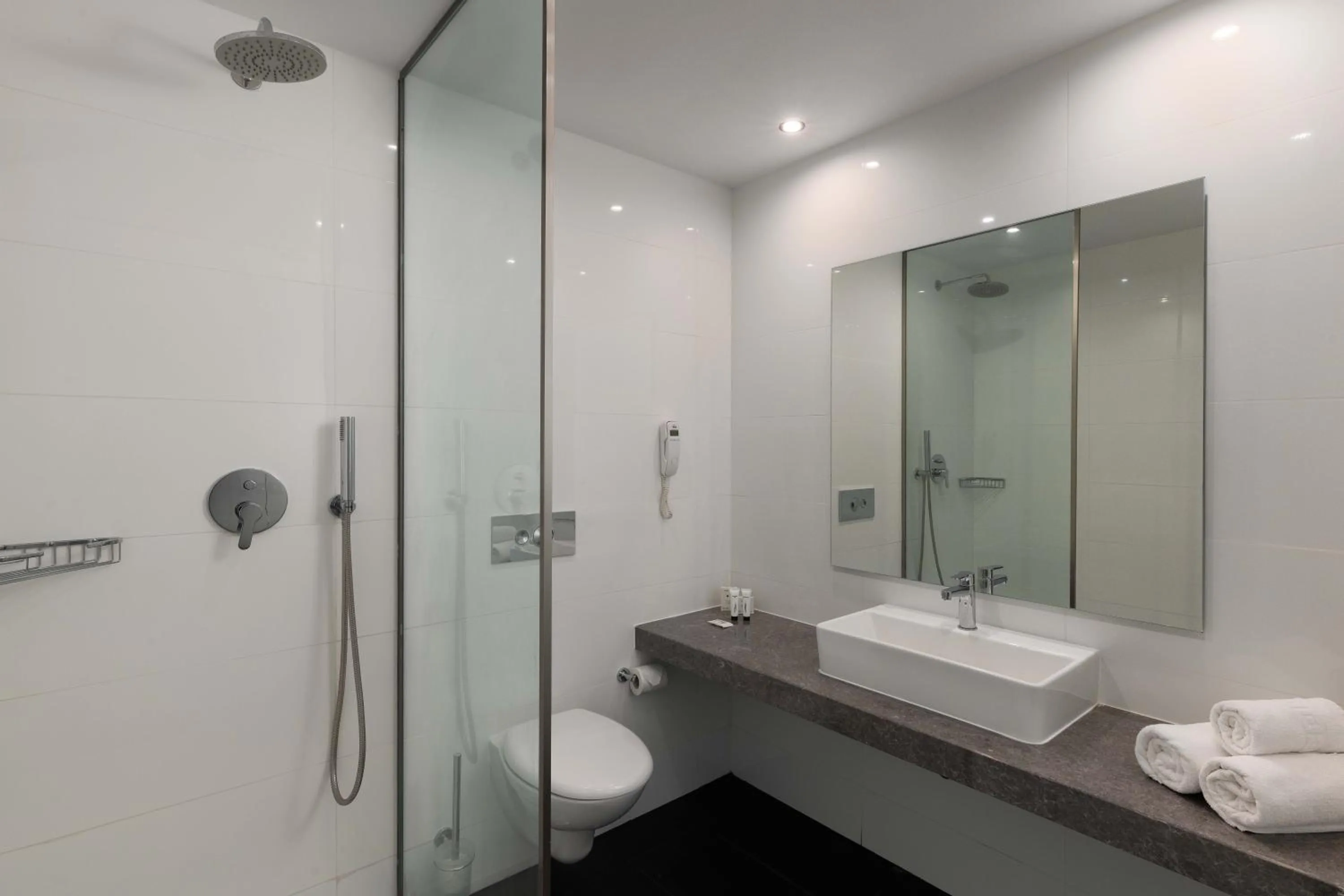 Bathroom in Virginia Family Resort