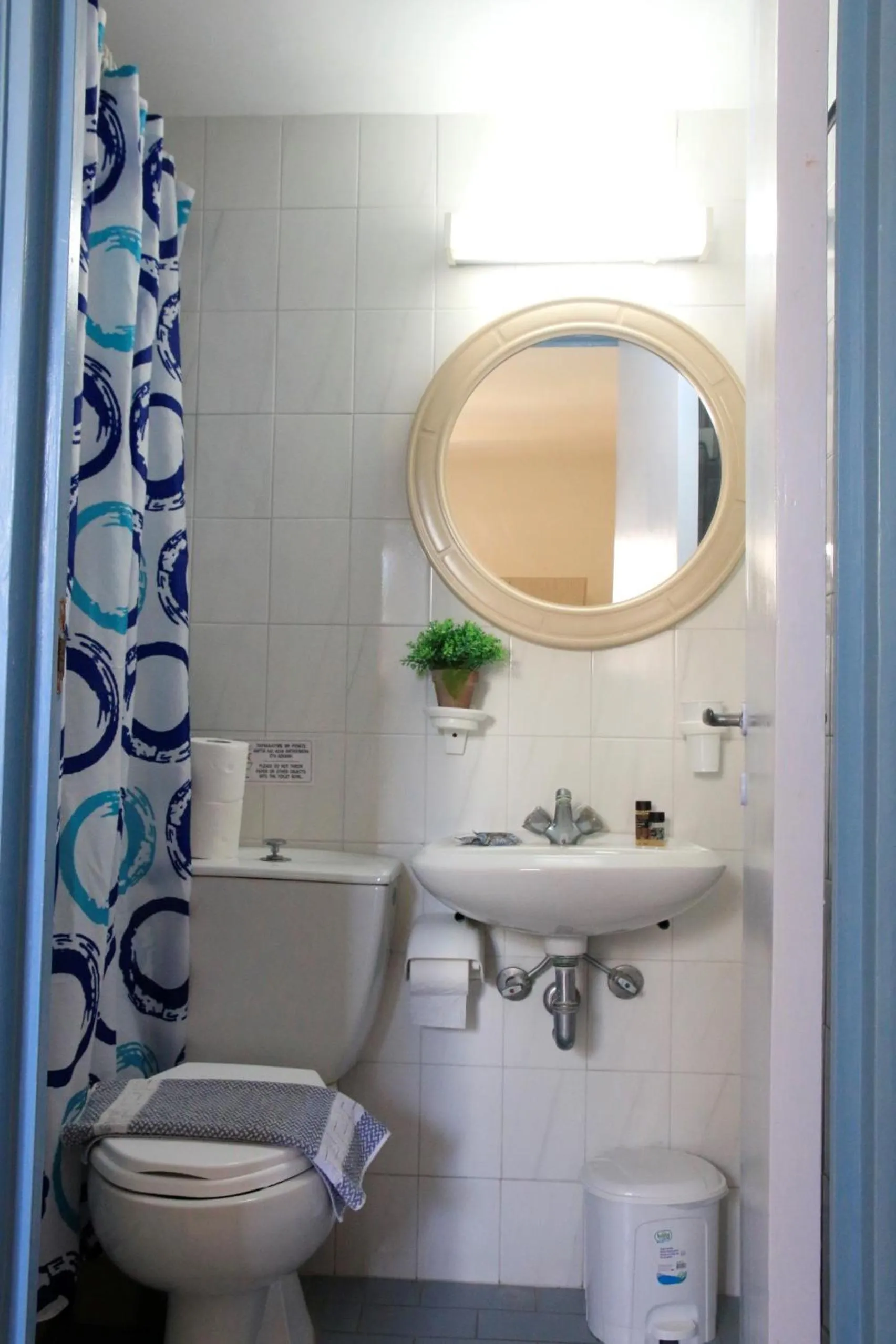 Bathroom in Amaryllis Hotel