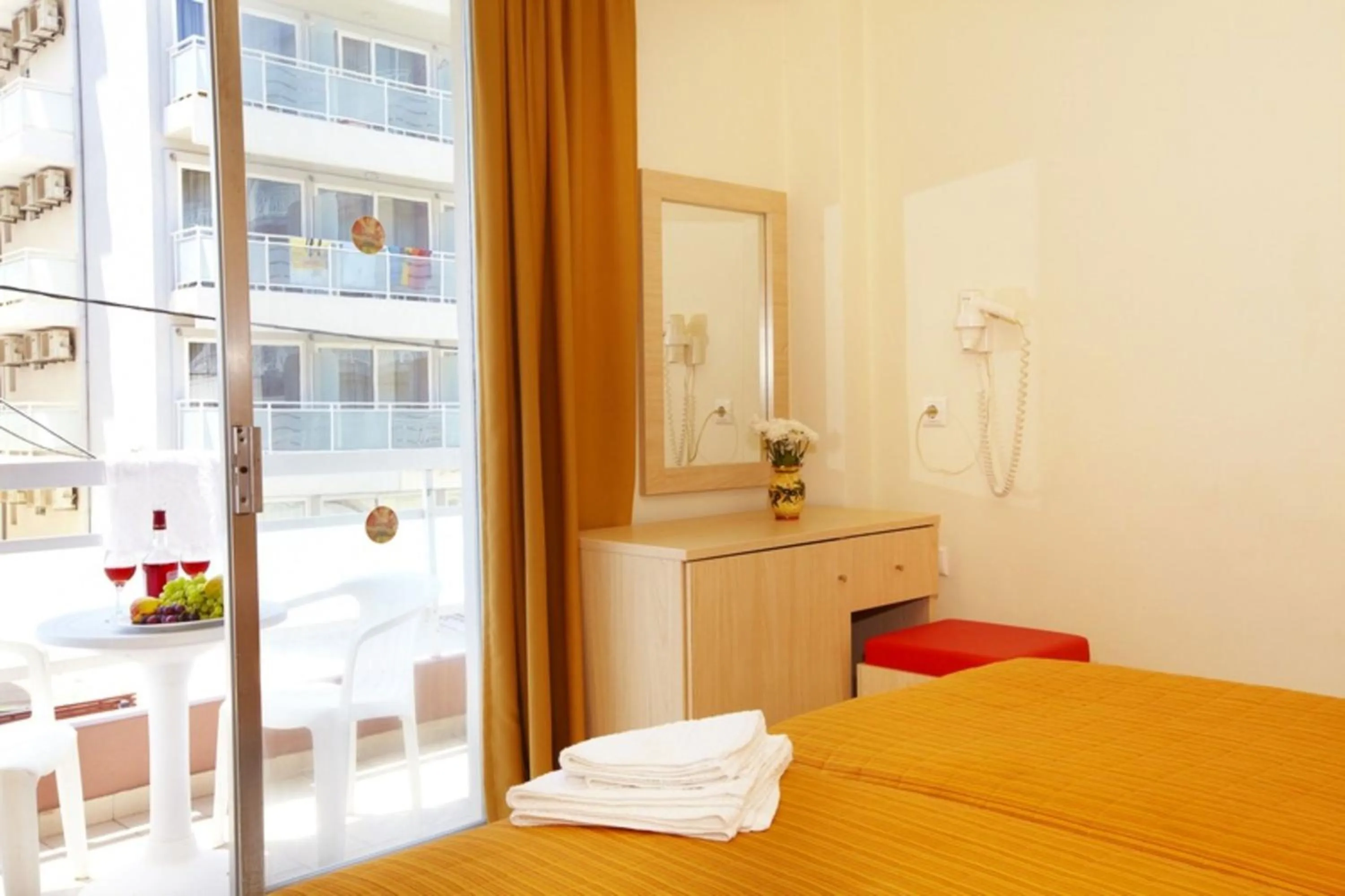 Seating area in Amaryllis Hotel